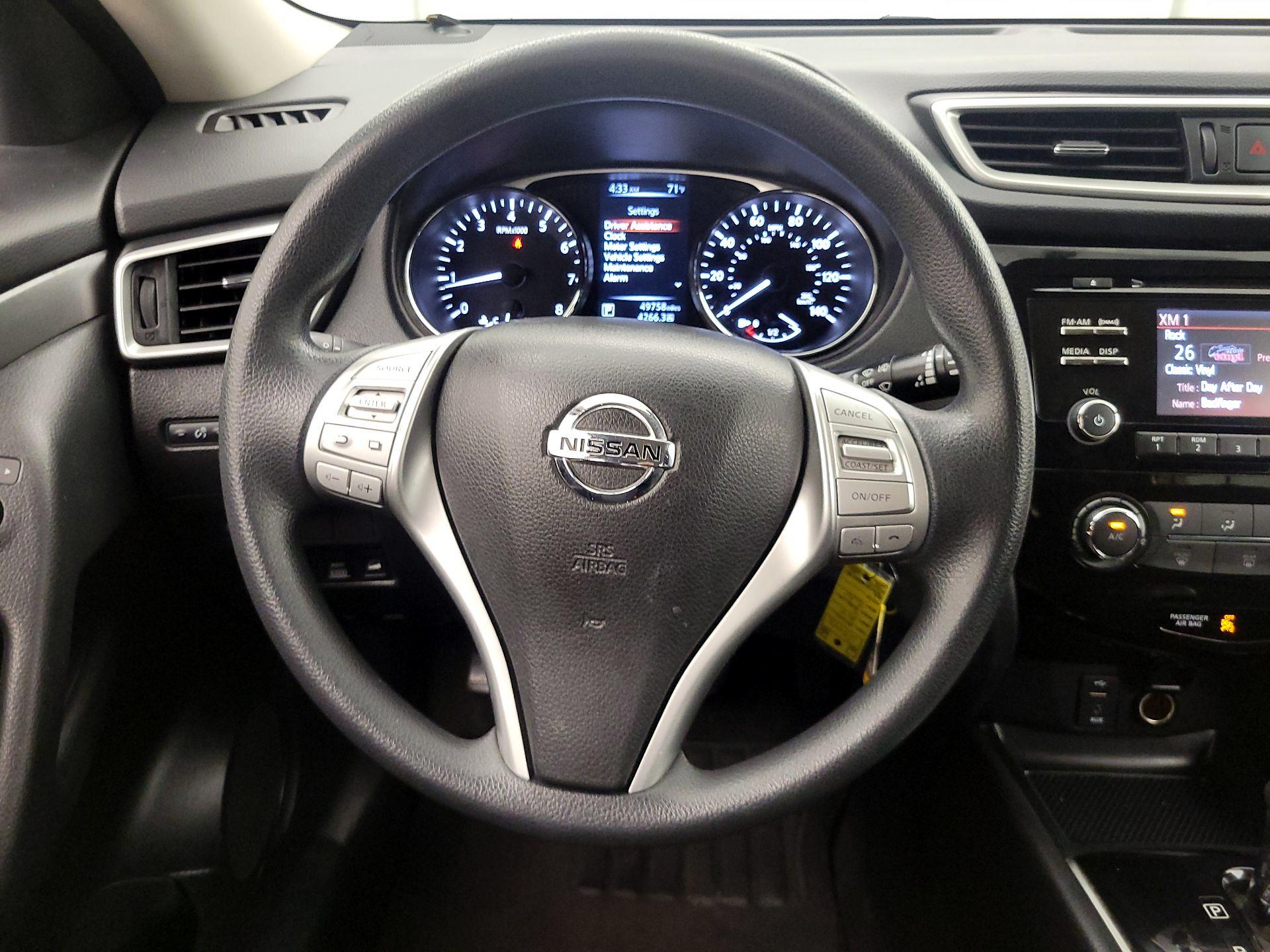 Thumbnail: 2015 Nissan Rogue - 10