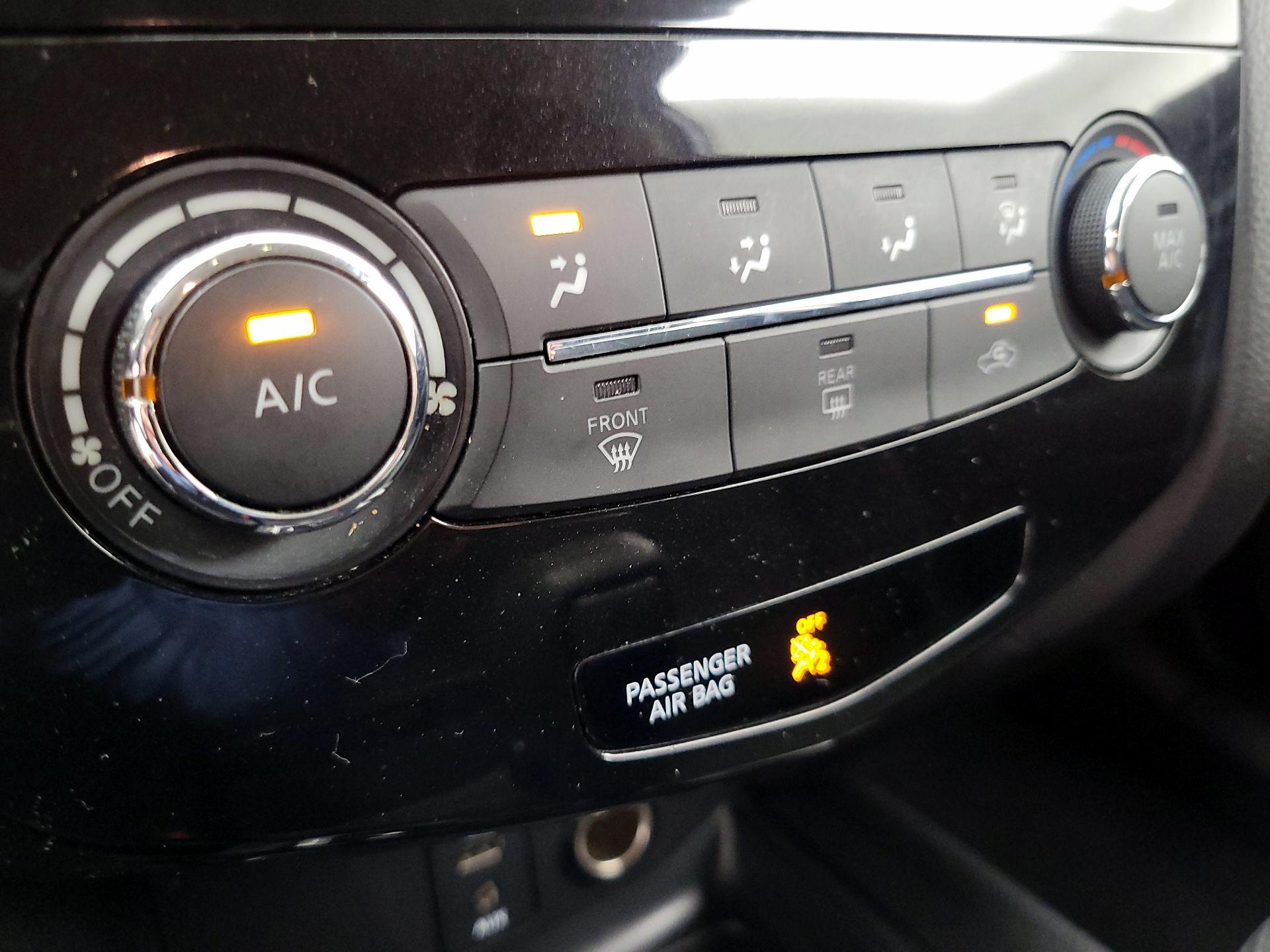 Thumbnail: 2015 Nissan Rogue - 16