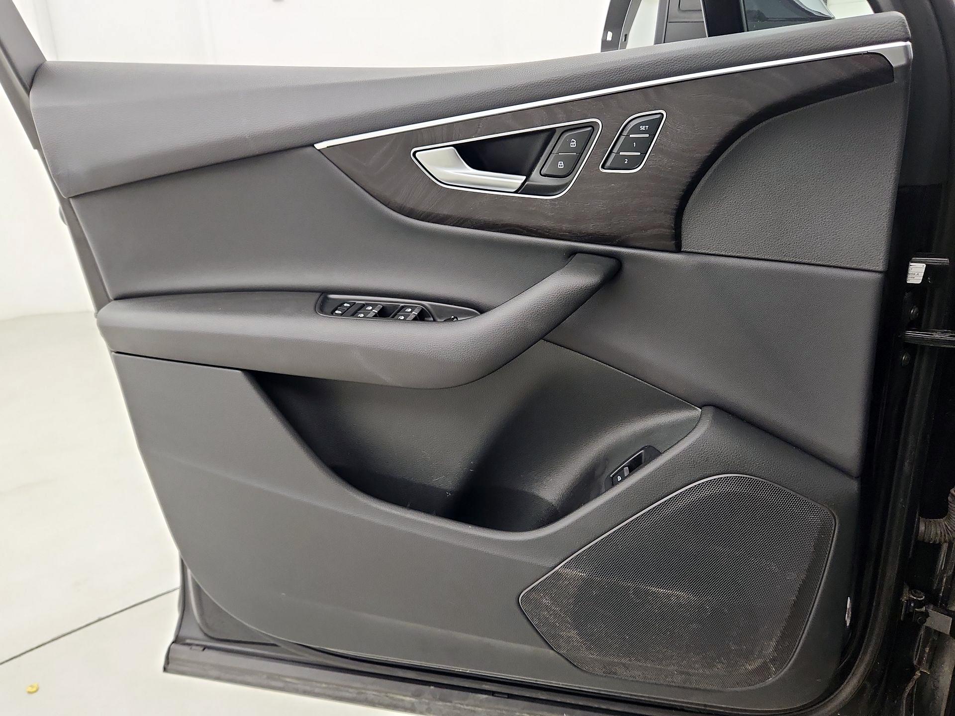 Thumbnail: 2021 Audi Q7 - 12