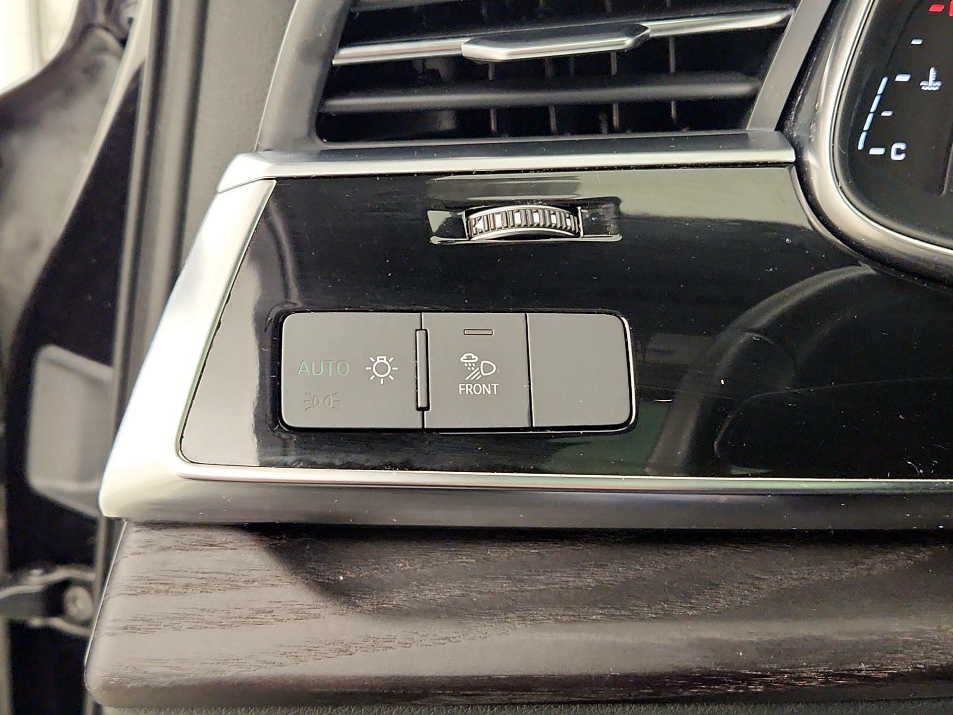 Thumbnail: 2021 Audi Q7 - 13