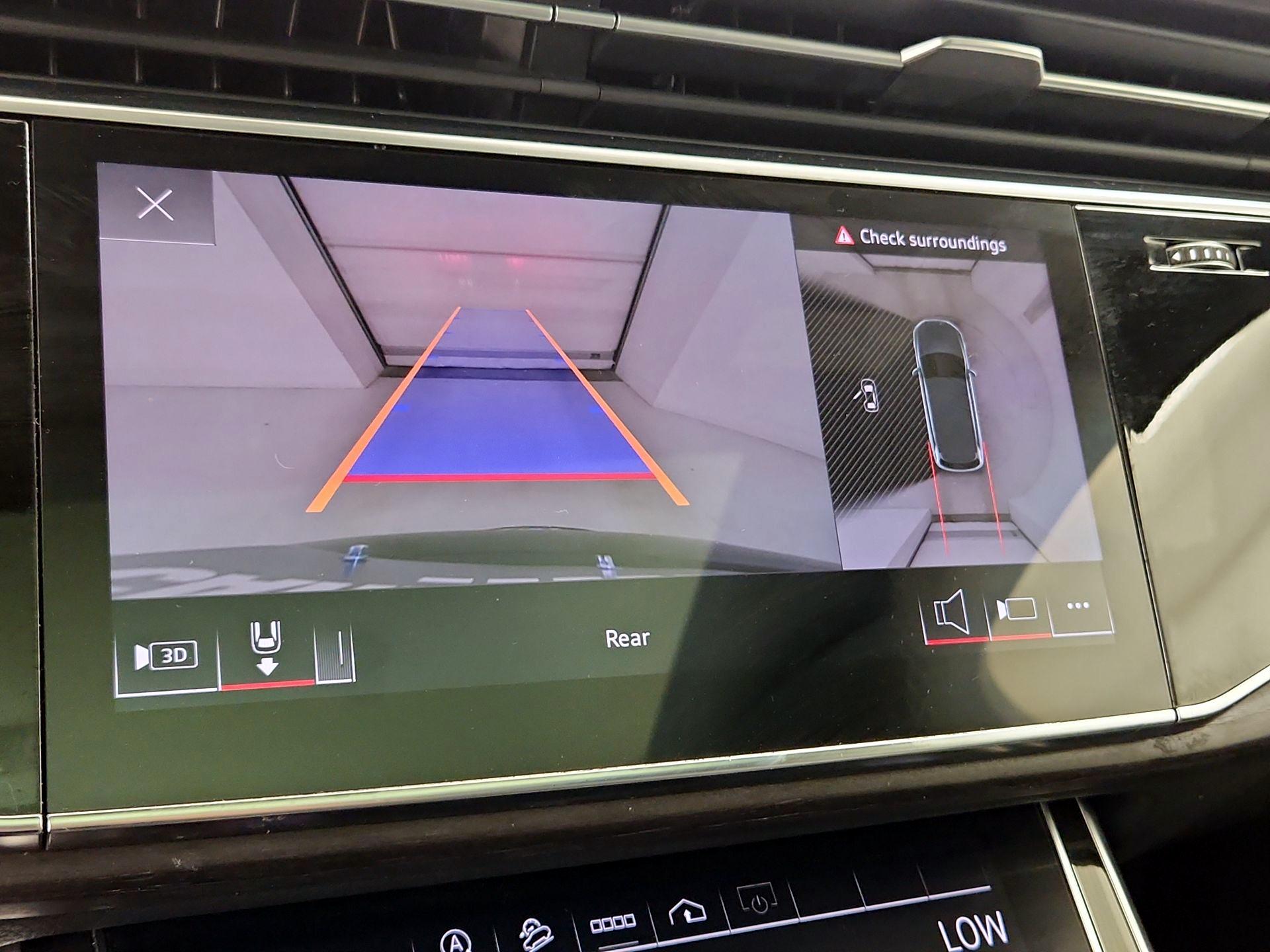Thumbnail: 2021 Audi Q7 - 15