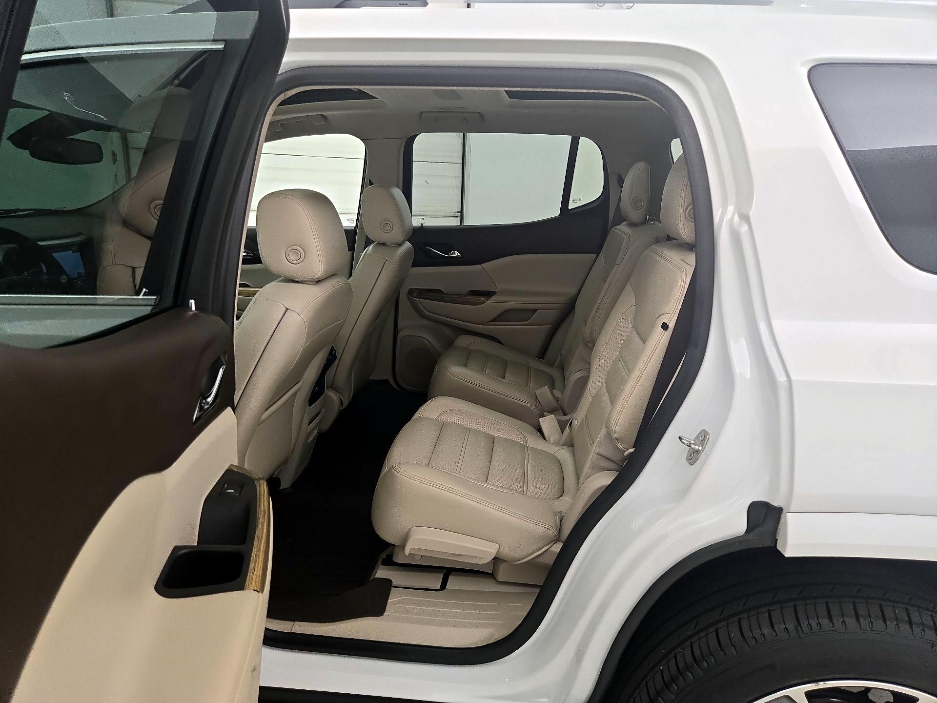 Thumbnail: 2019 GMC Acadia - 19
