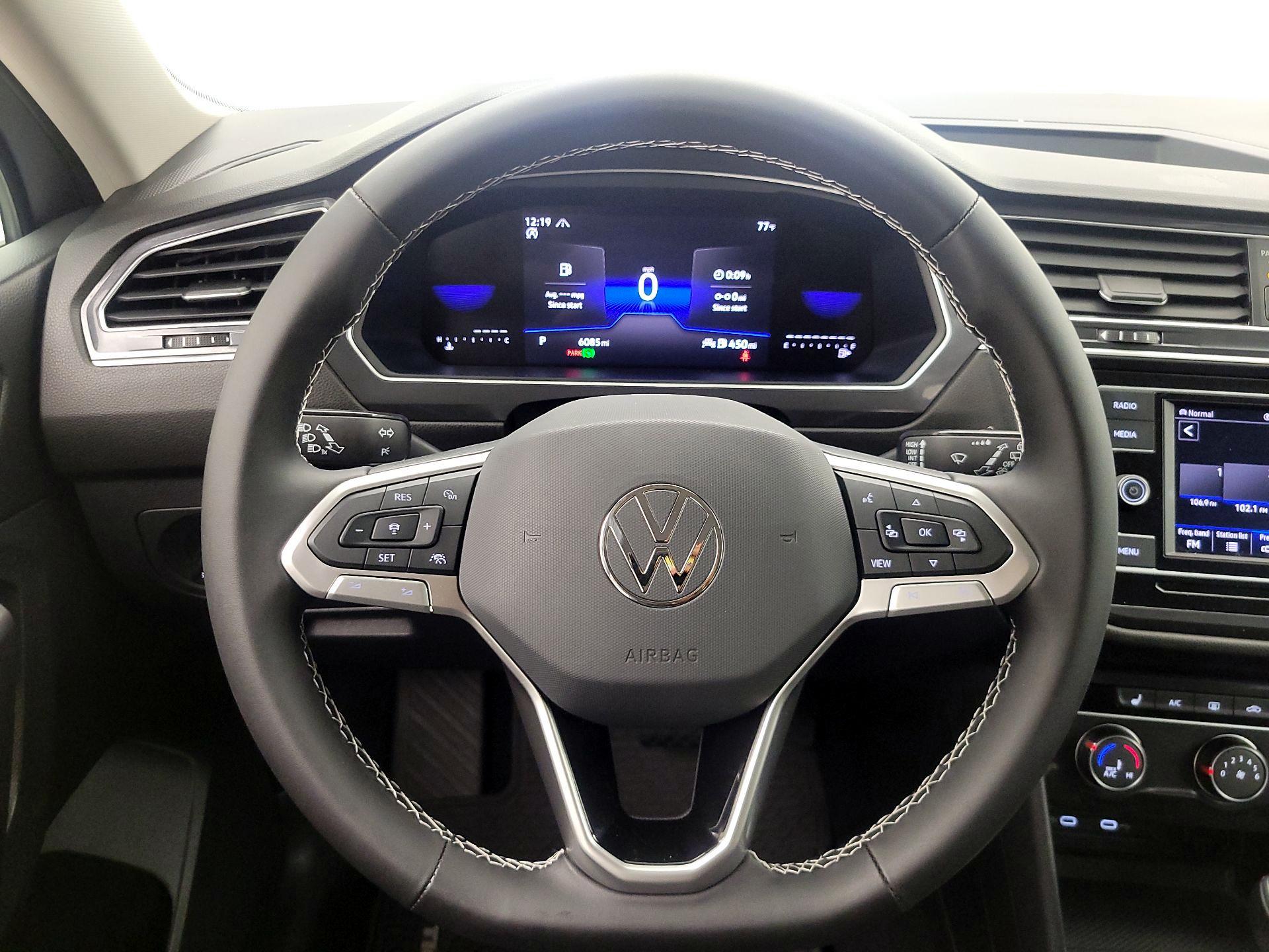 Thumbnail: 2024 Volkswagen Tiguan - 10