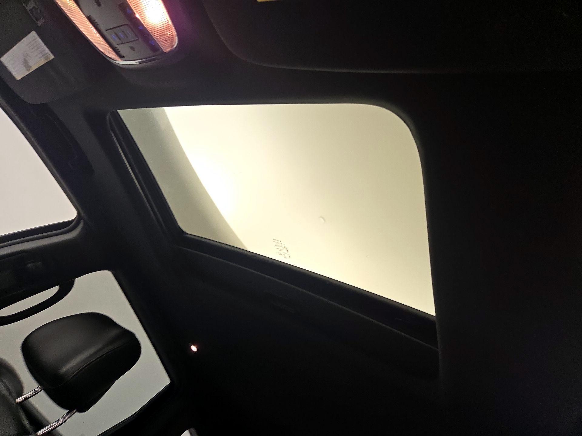 Thumbnail: 2016 Jeep Grand Cherokee - 20