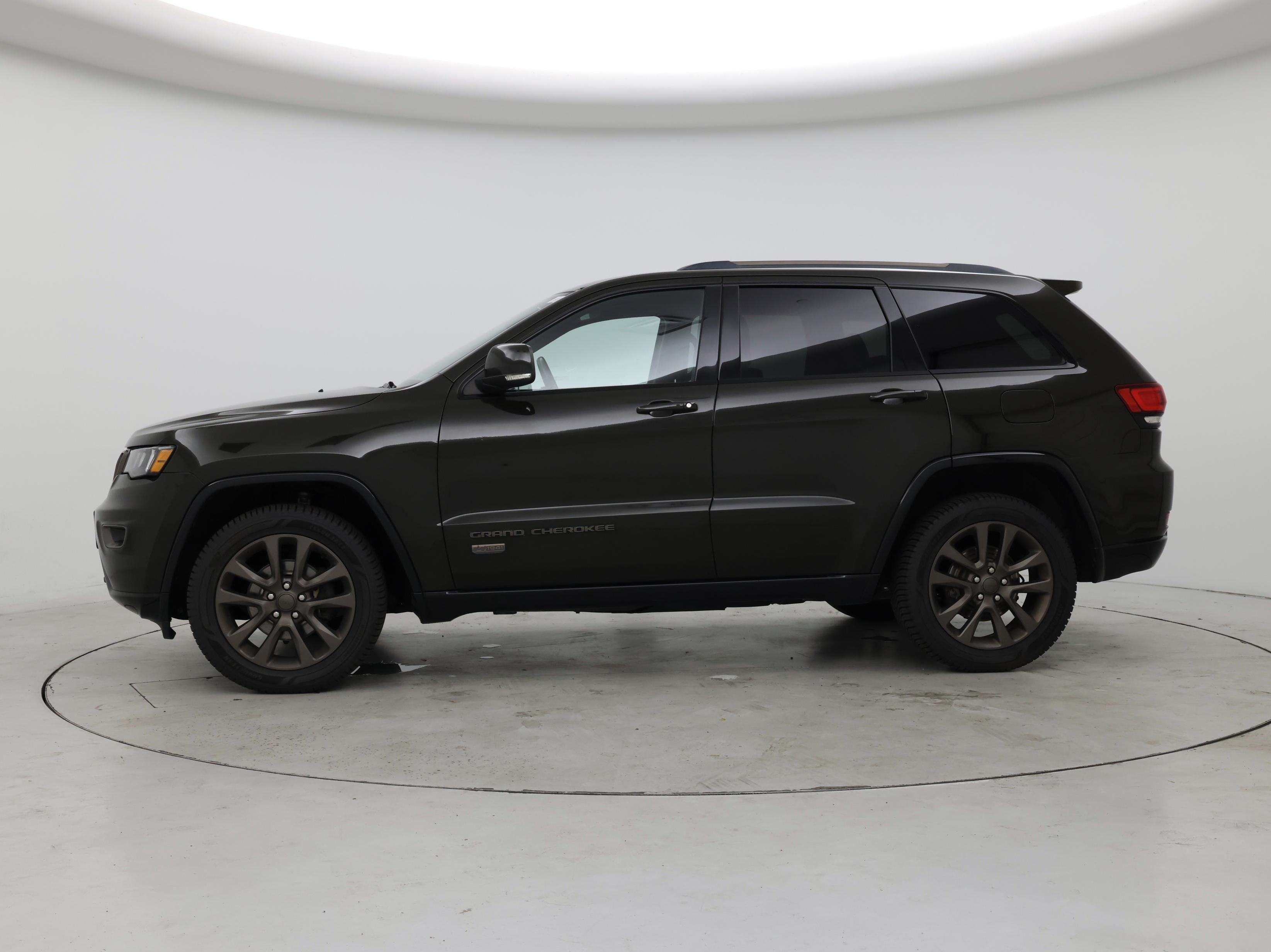 Thumbnail: 2016 Jeep Grand Cherokee - 3