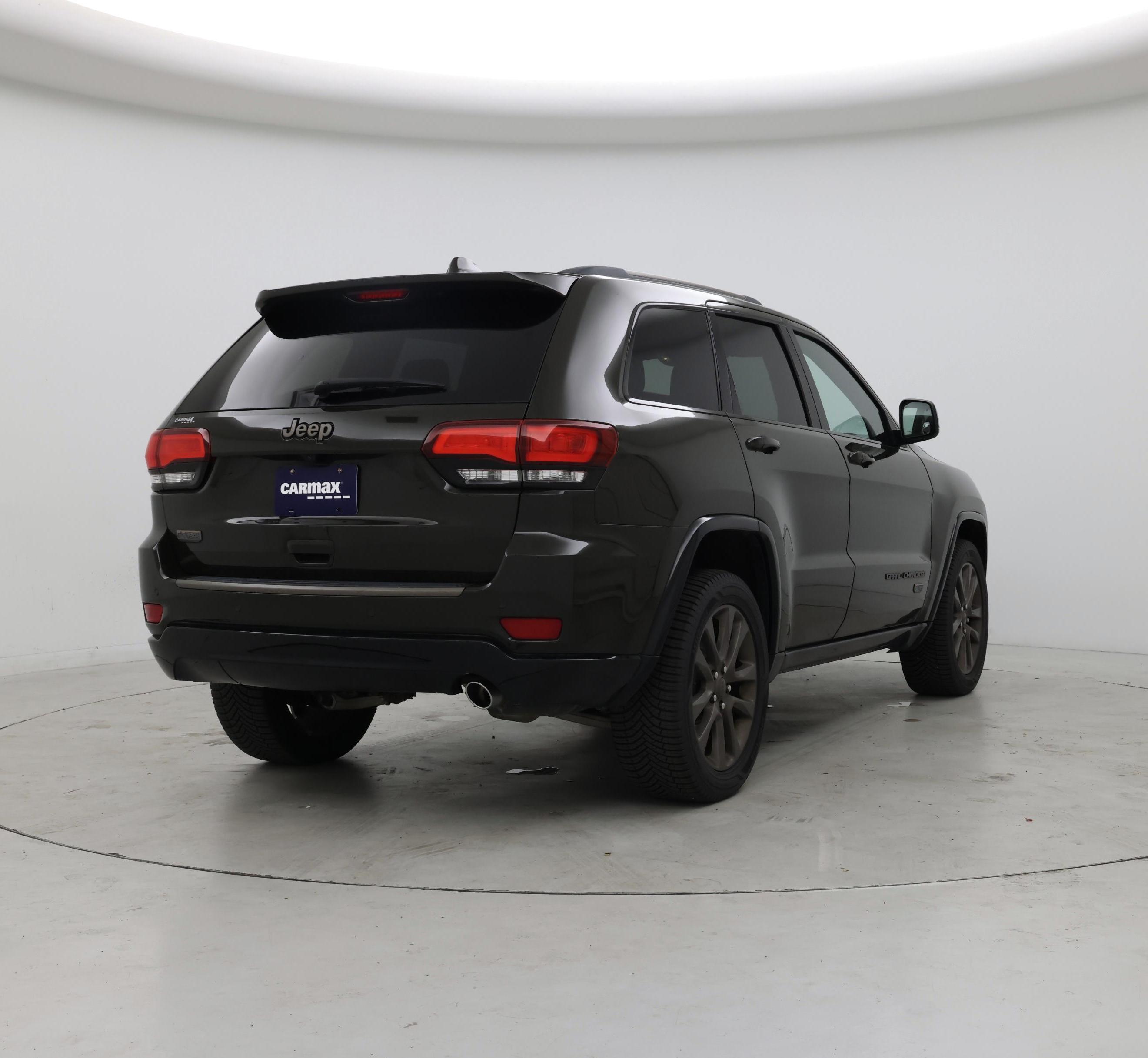 Thumbnail: 2016 Jeep Grand Cherokee - 8