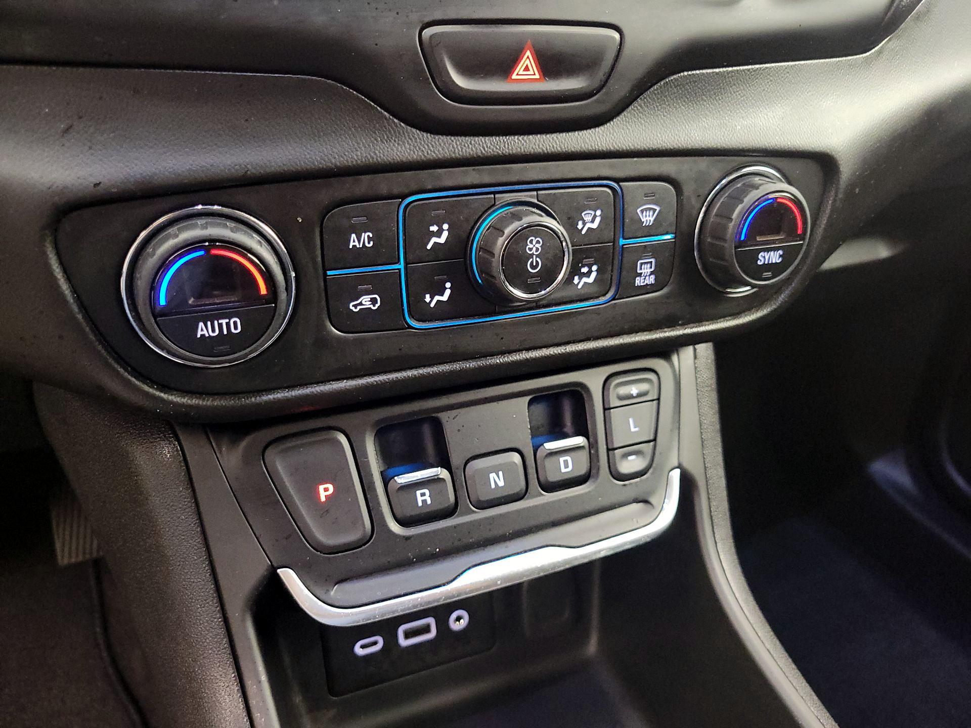 Thumbnail: 2020 GMC Terrain - 16
