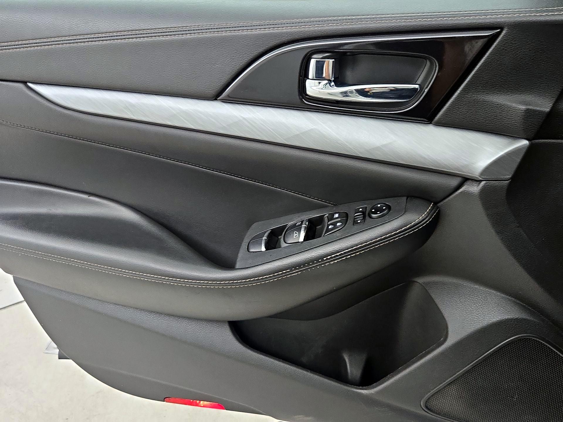 Thumbnail: 2016 Nissan Maxima - 12