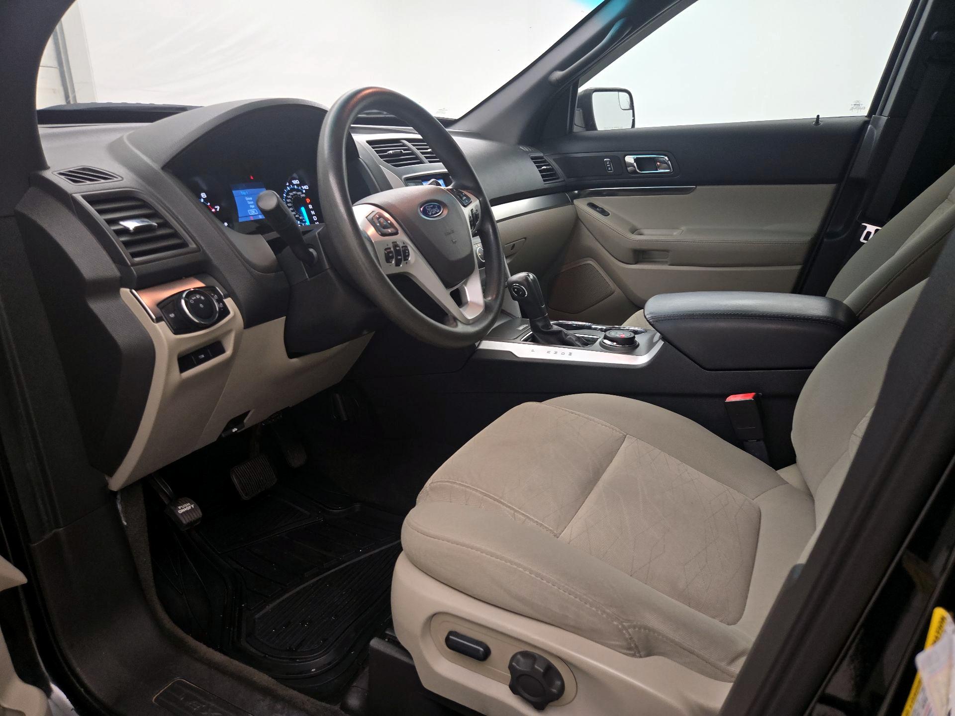 Thumbnail: 2015 Ford Explorer - 11