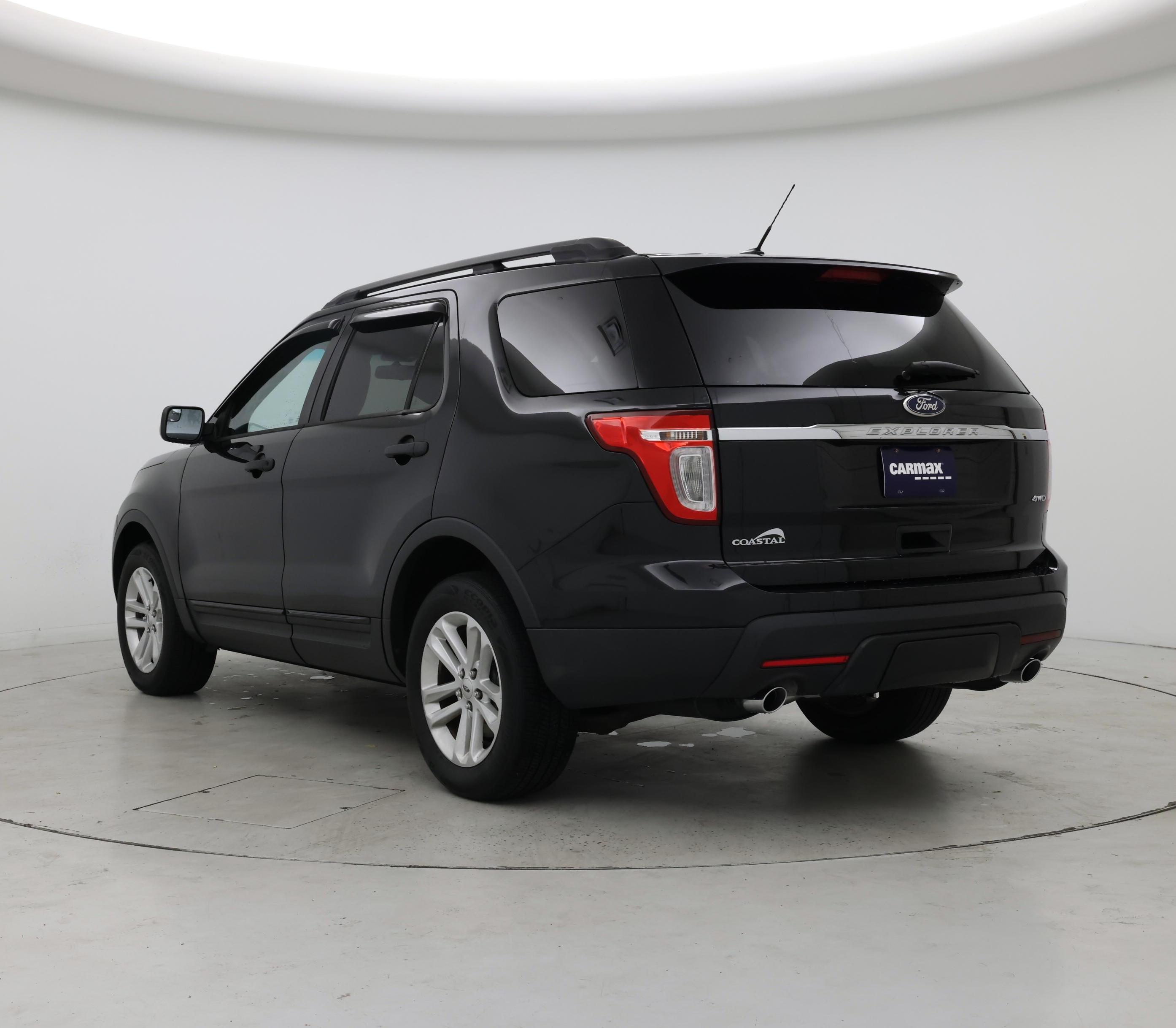 Thumbnail: 2015 Ford Explorer - 2