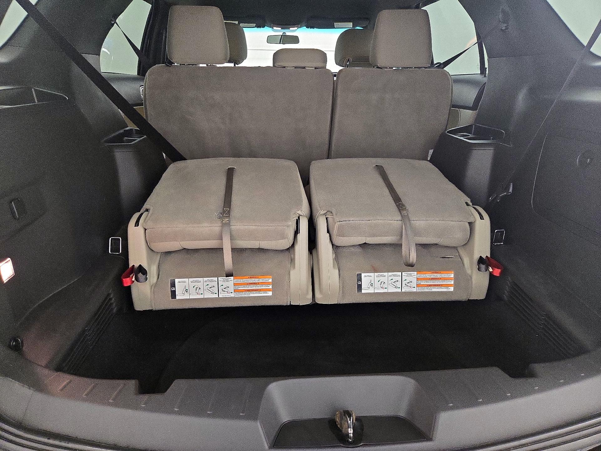 Thumbnail: 2015 Ford Explorer - 20