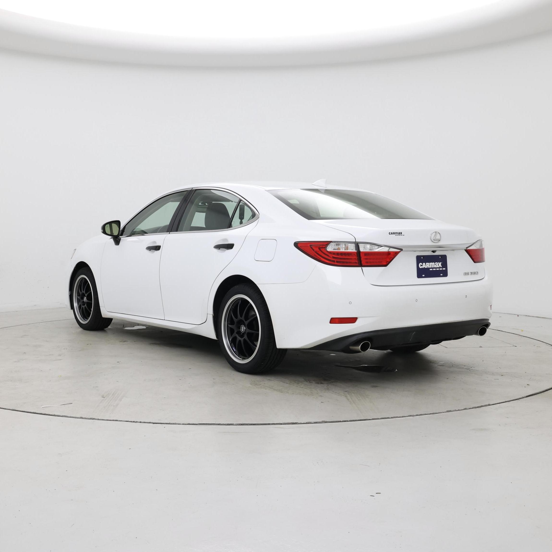 Thumbnail: 2015 Lexus ES - 2