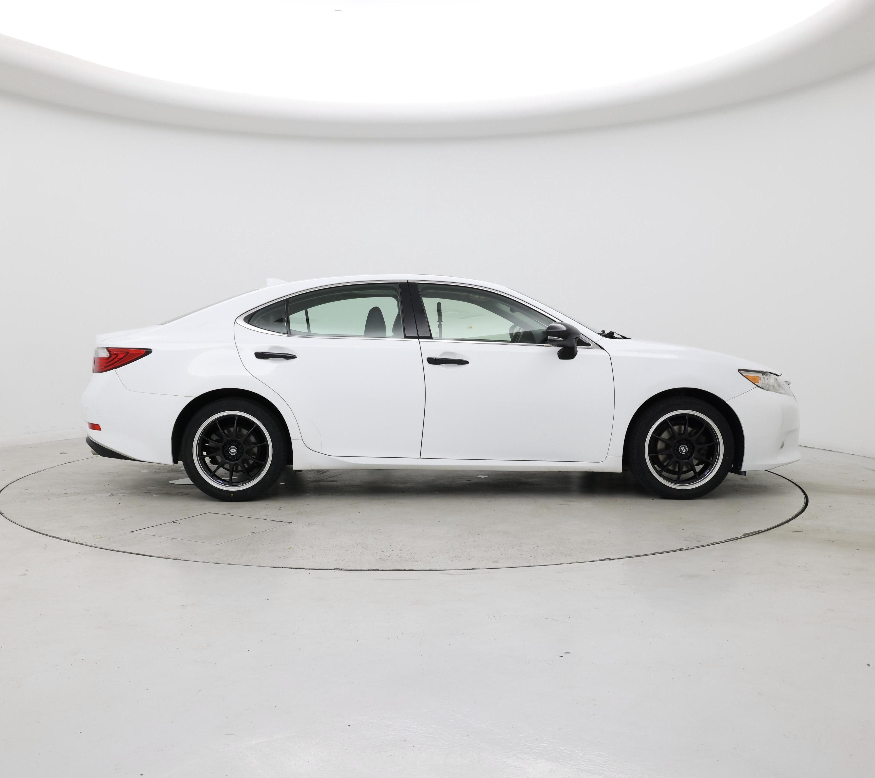 Thumbnail: 2015 Lexus ES - 7