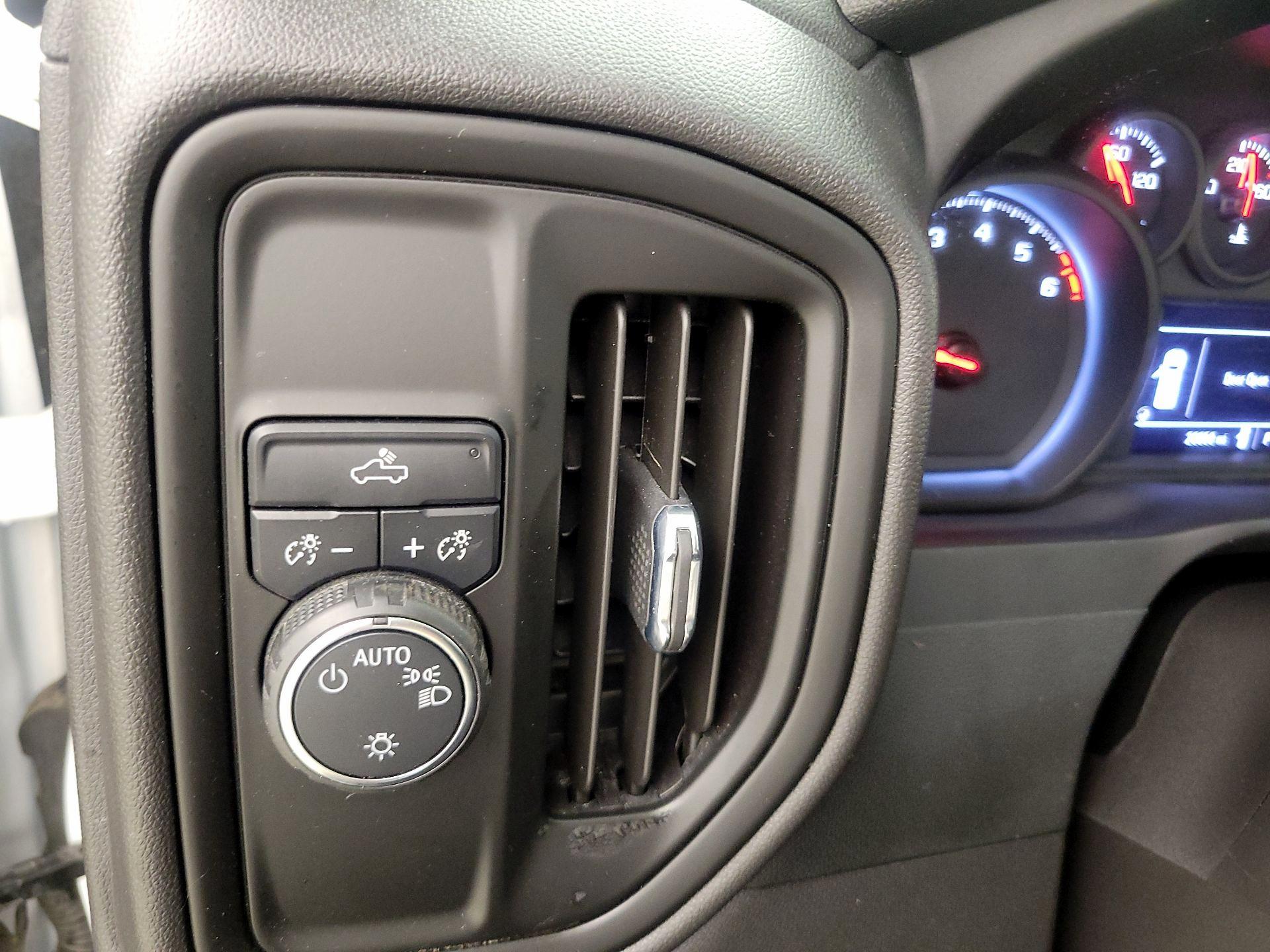 Thumbnail: 2022 Chevrolet Silverado 1500 - 13