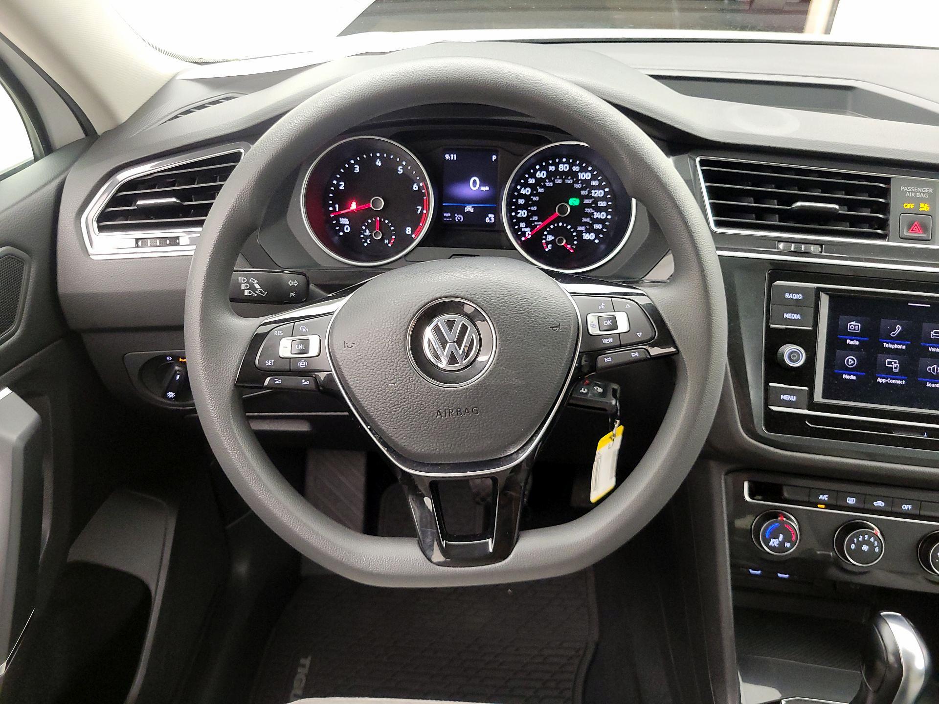 Thumbnail: 2020 Volkswagen Tiguan - 10