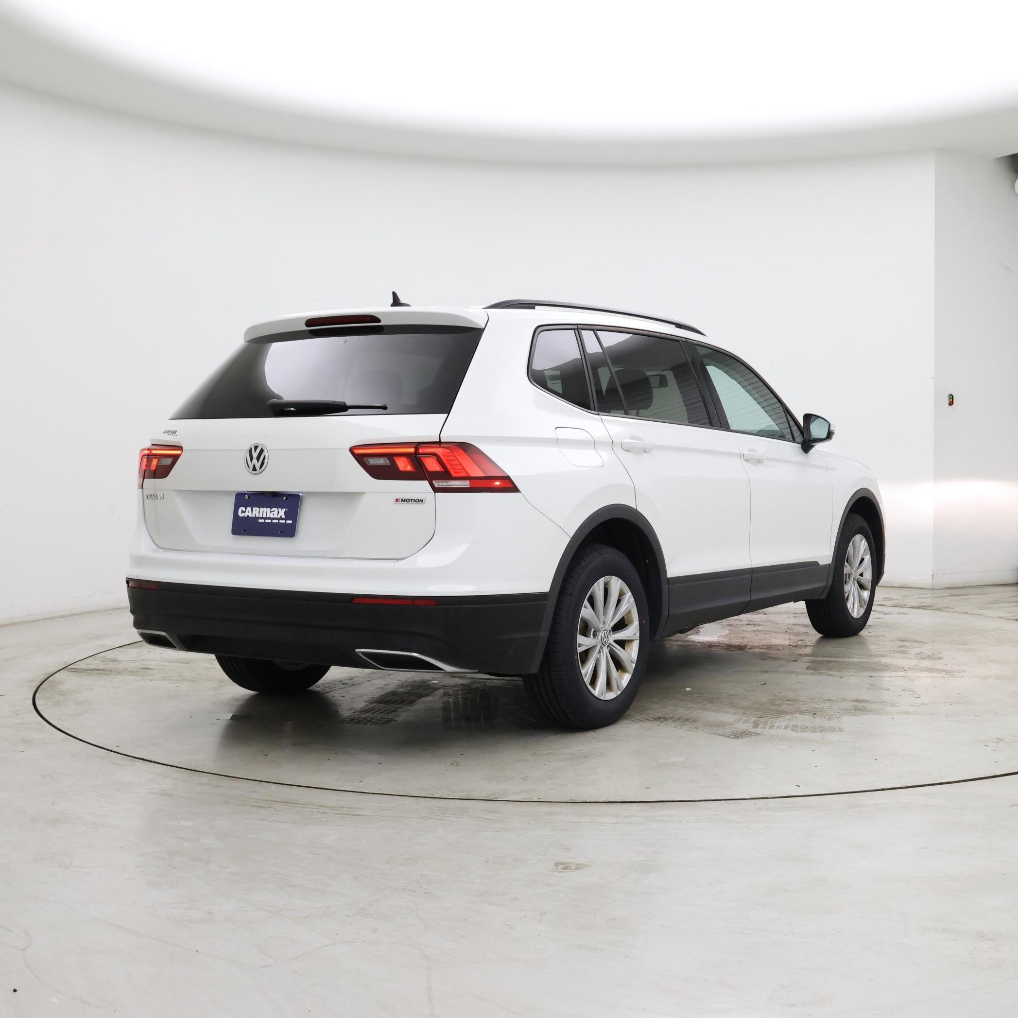 Thumbnail: 2020 Volkswagen Tiguan - 8