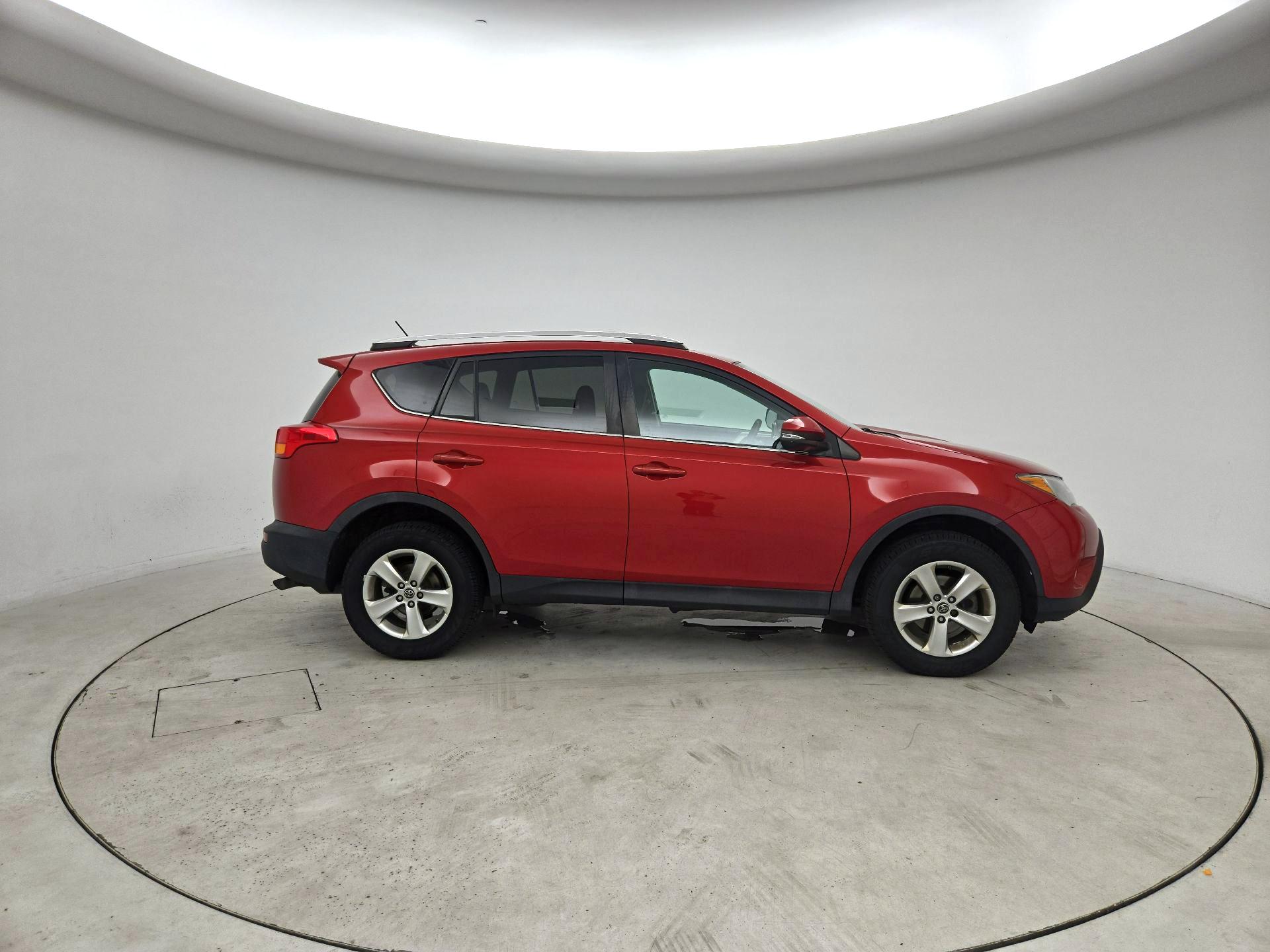 Thumbnail: 2015 Toyota RAV4 - 4