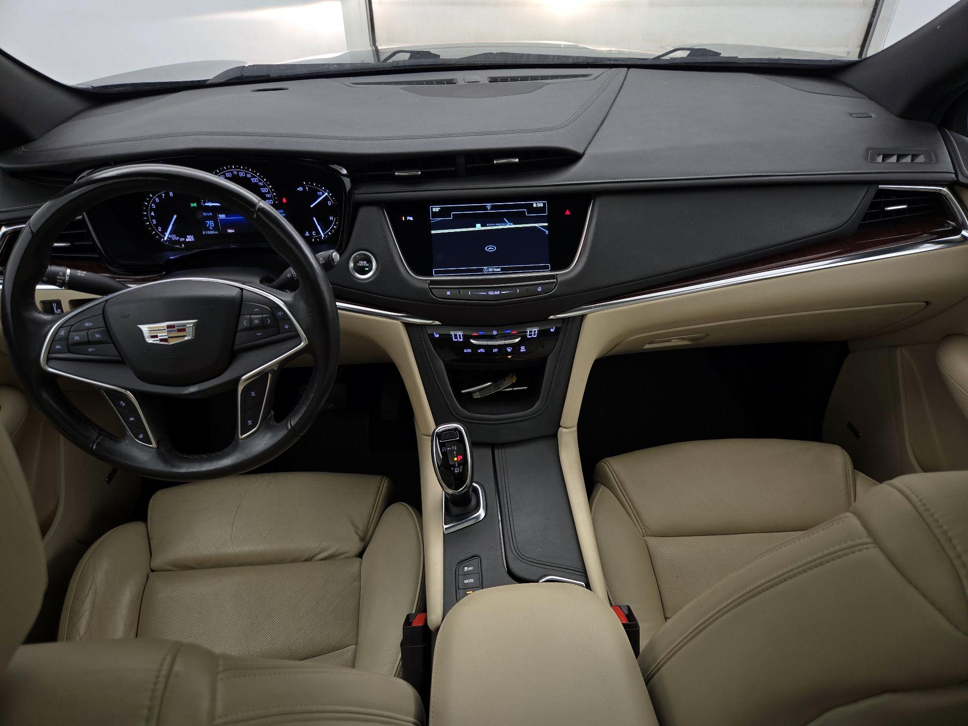 Thumbnail: 2017 Cadillac XT5 - 9