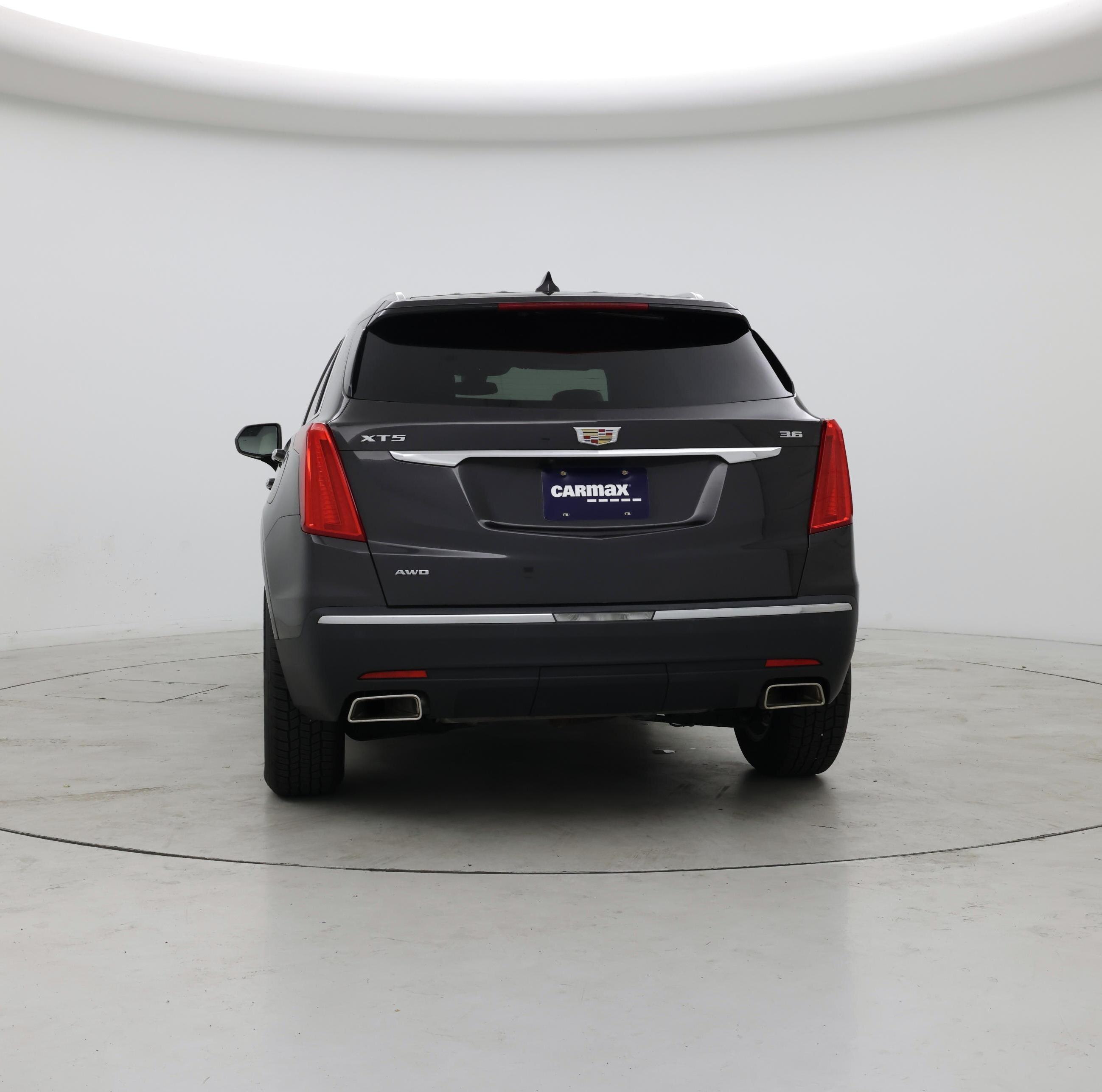Thumbnail: 2017 Cadillac XT5 - 6
