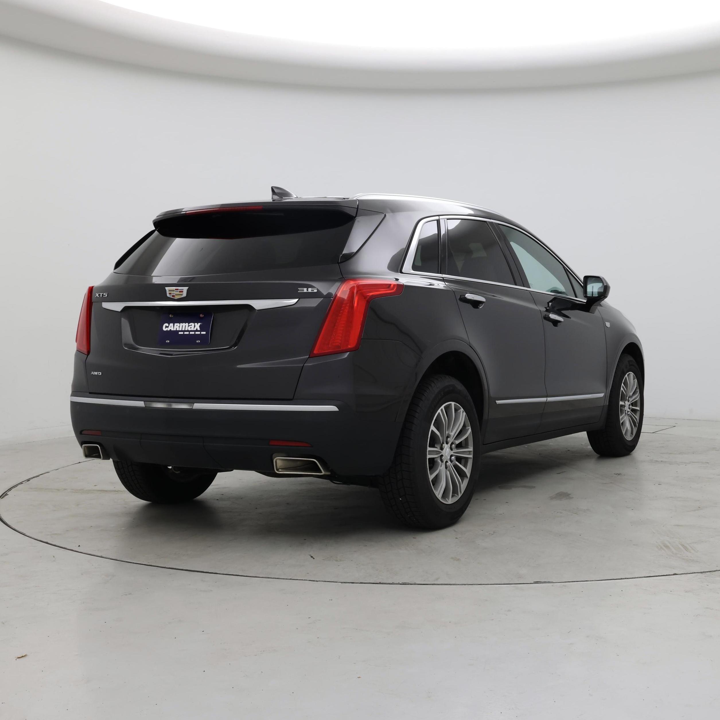 Thumbnail: 2017 Cadillac XT5 - 8
