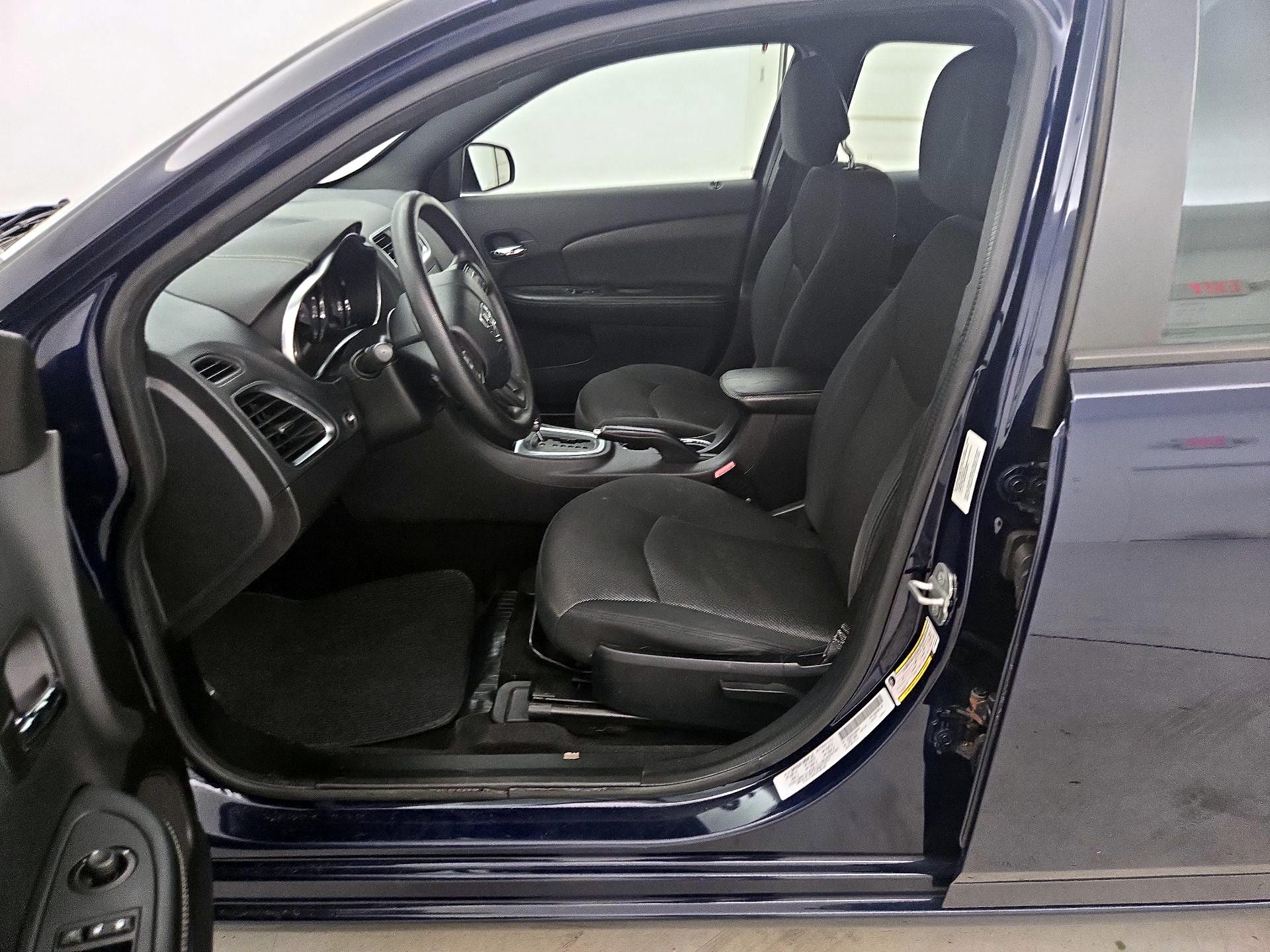 Thumbnail: 2014 Dodge Avenger - 11