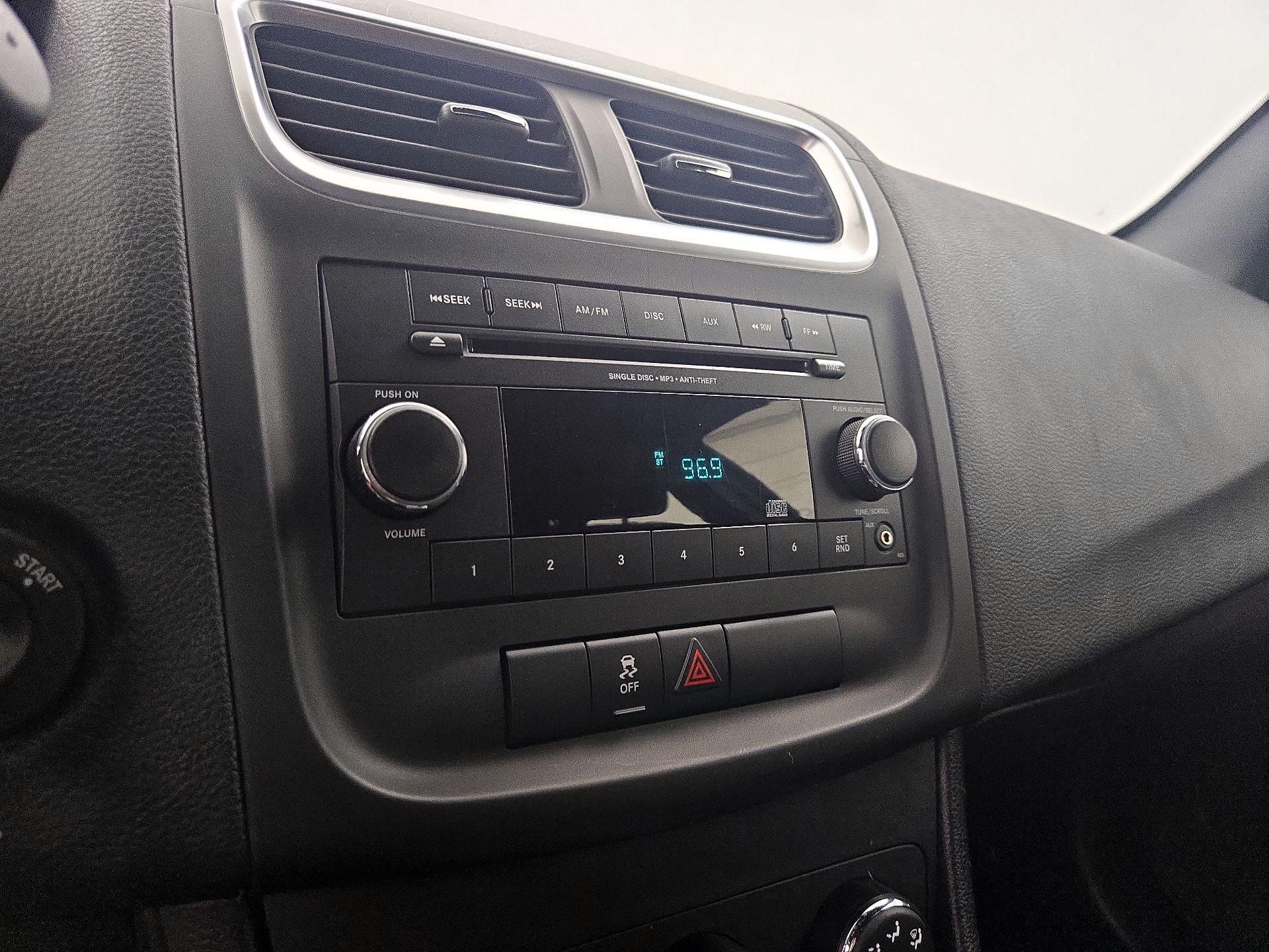 Thumbnail: 2014 Dodge Avenger - 14