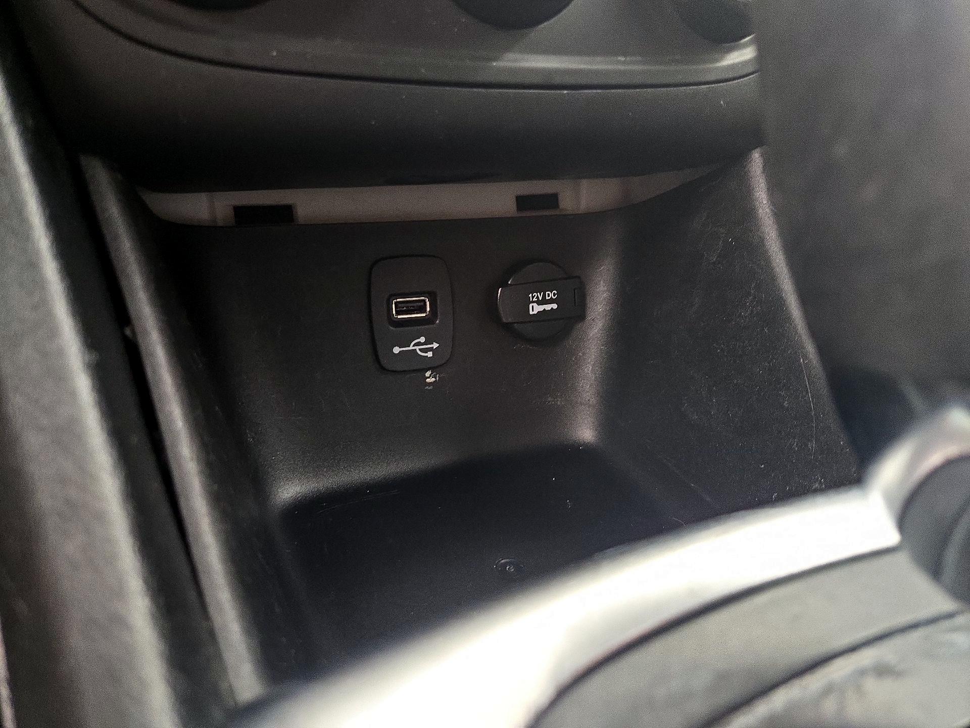 Thumbnail: 2014 Dodge Avenger - 17