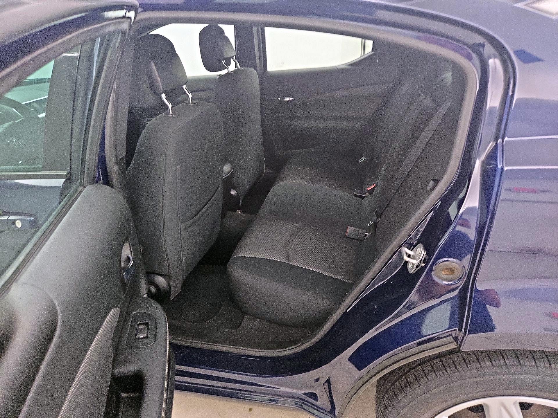 Thumbnail: 2014 Dodge Avenger - 18
