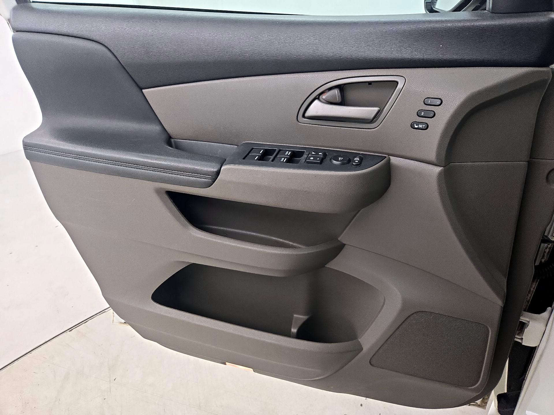 Thumbnail: 2013 Honda Odyssey - 12