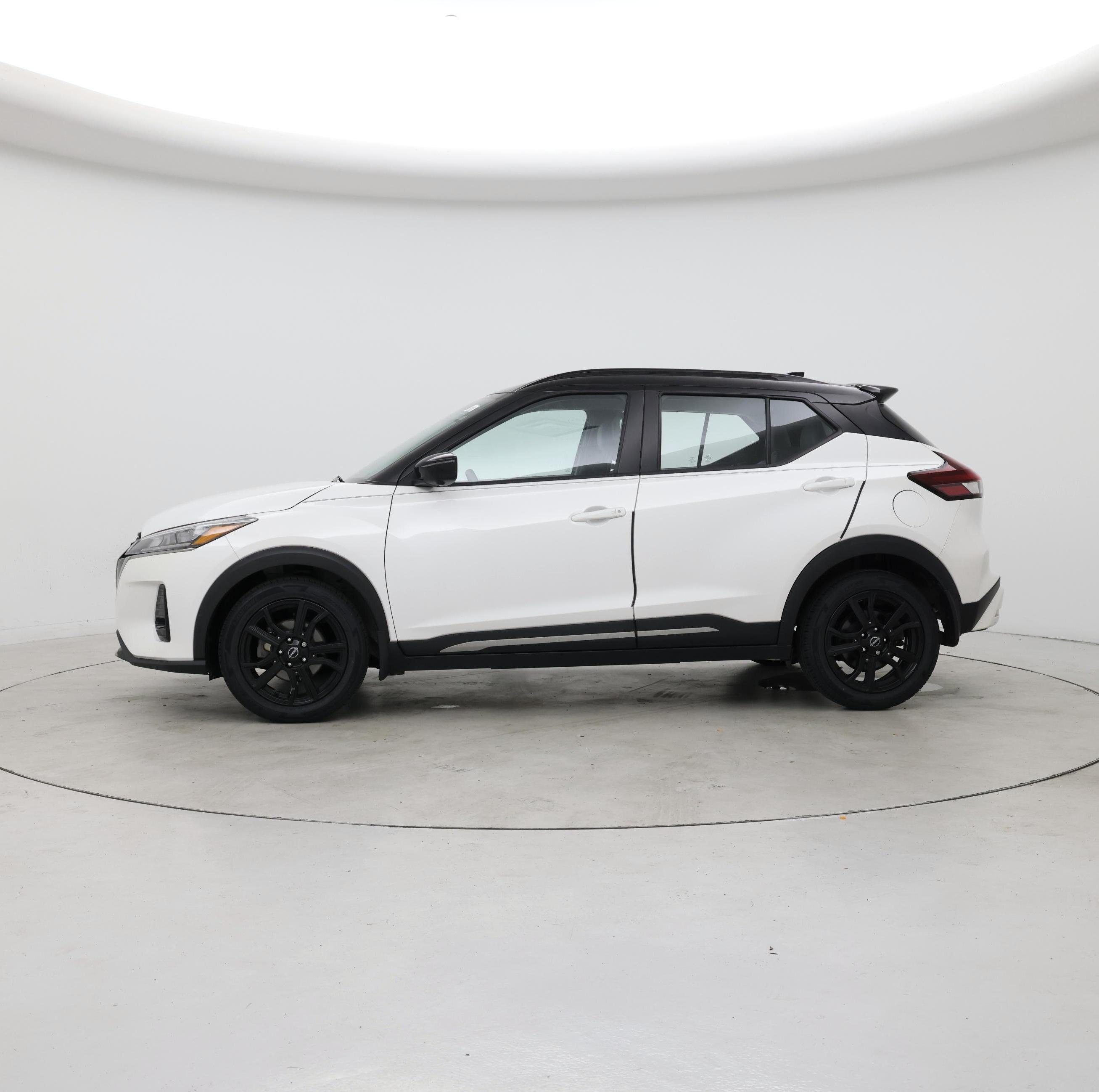 Thumbnail: 2022 Nissan Kicks - 3