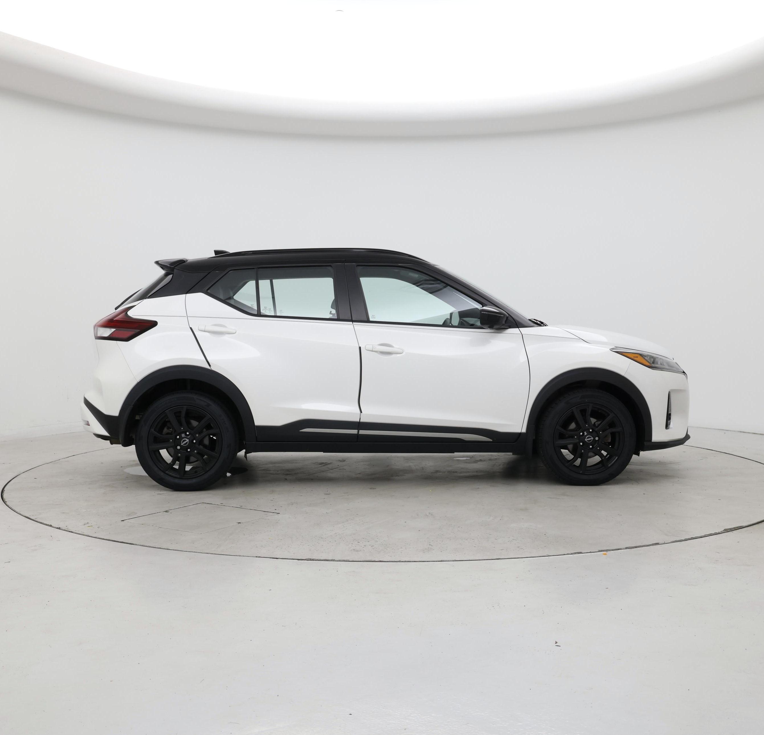 Thumbnail: 2022 Nissan Kicks - 7