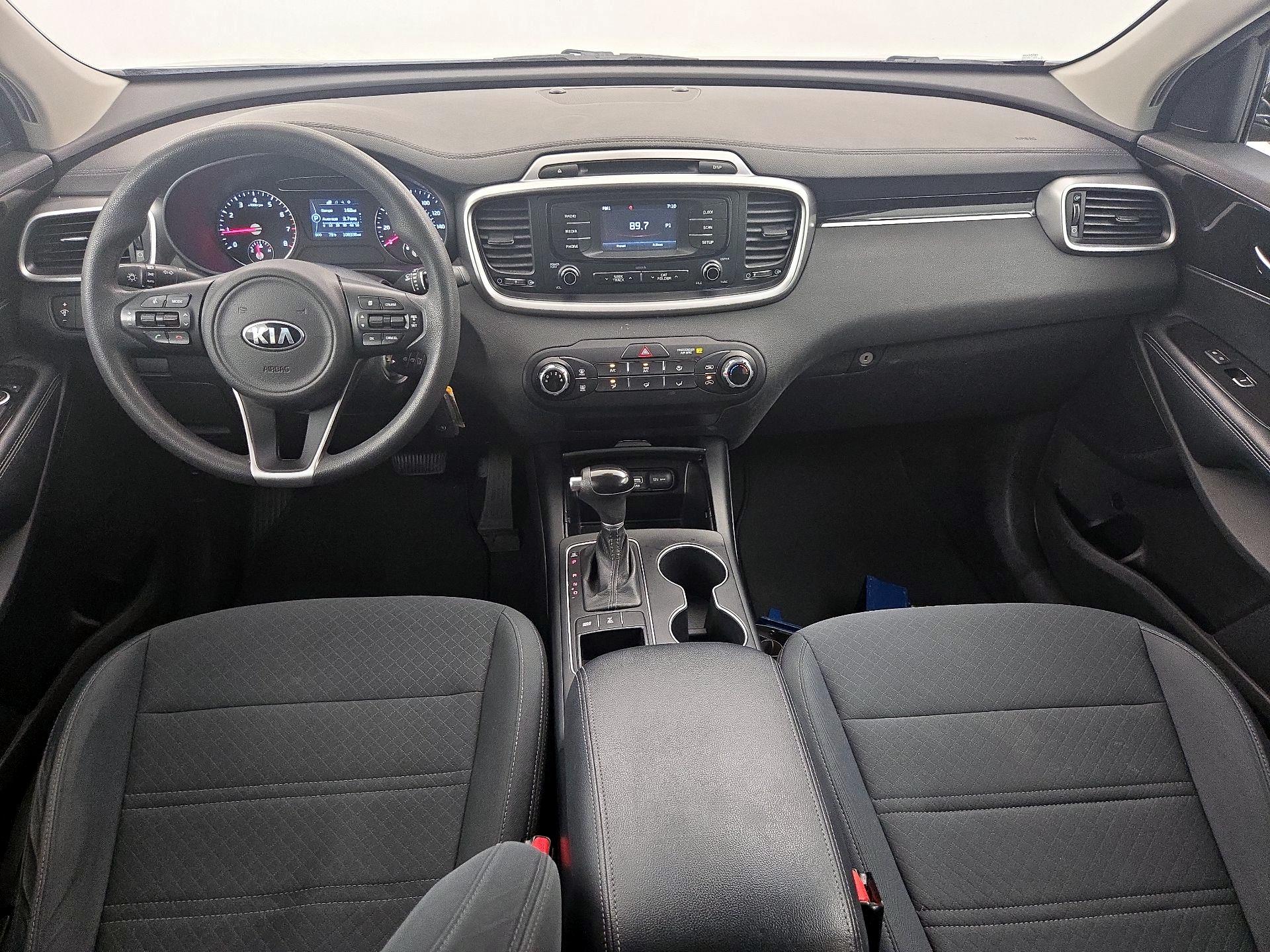 Thumbnail: 2017 Kia Sorento - 9