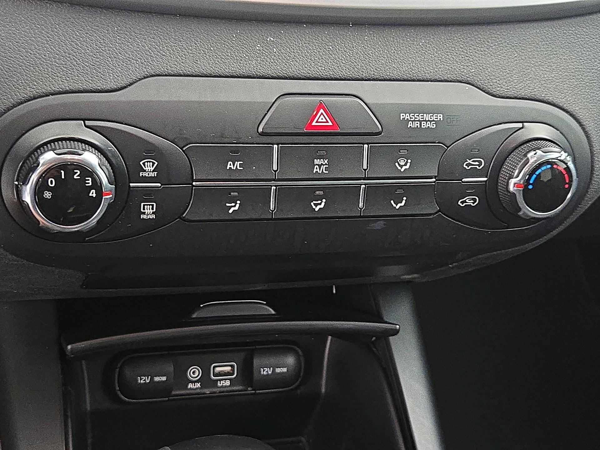 Thumbnail: 2017 Kia Sorento - 16