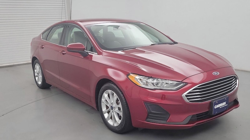 2019 Ford Fusion SE Hero Image