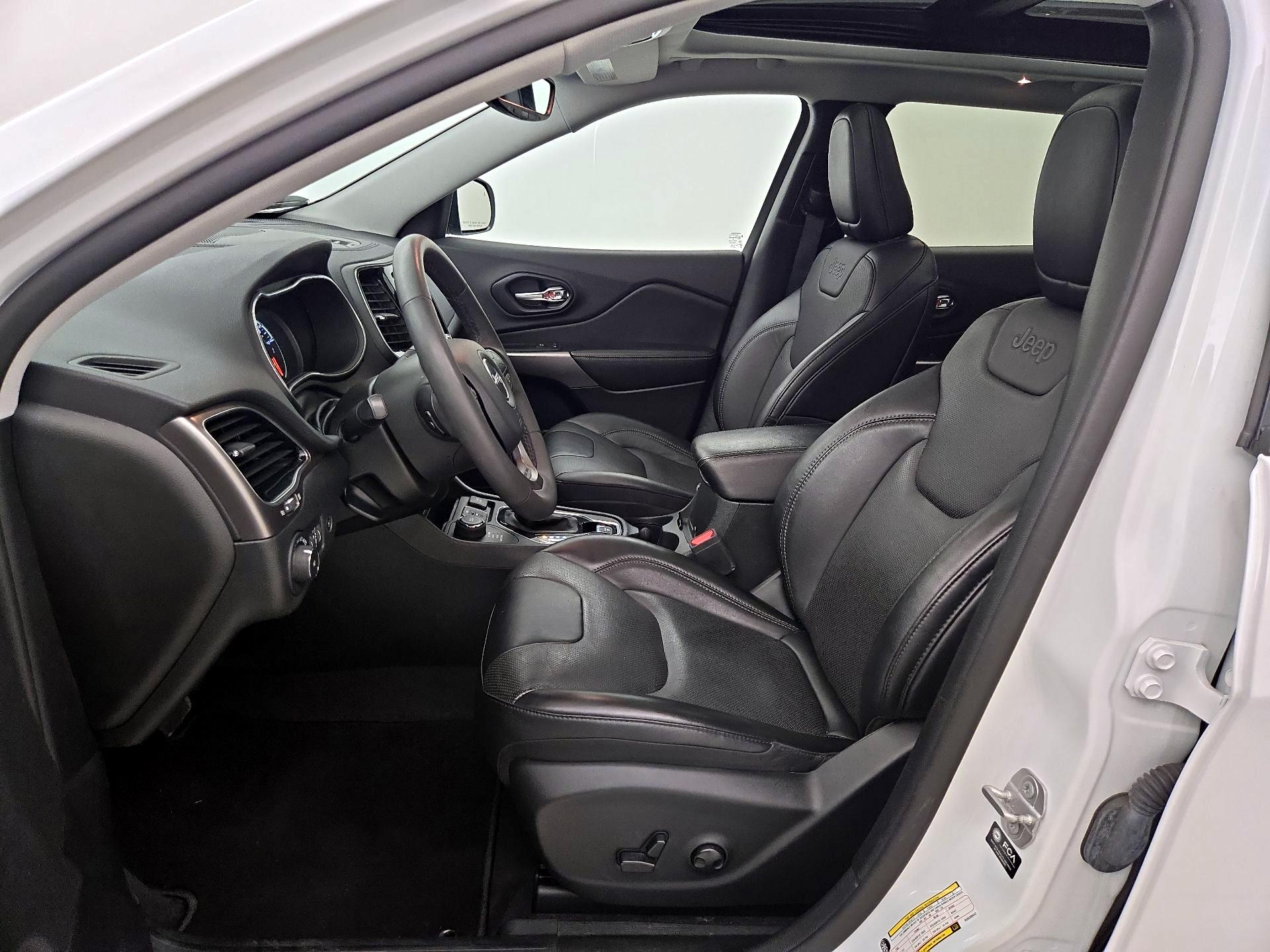 Thumbnail: 2022 Jeep Cherokee - 9