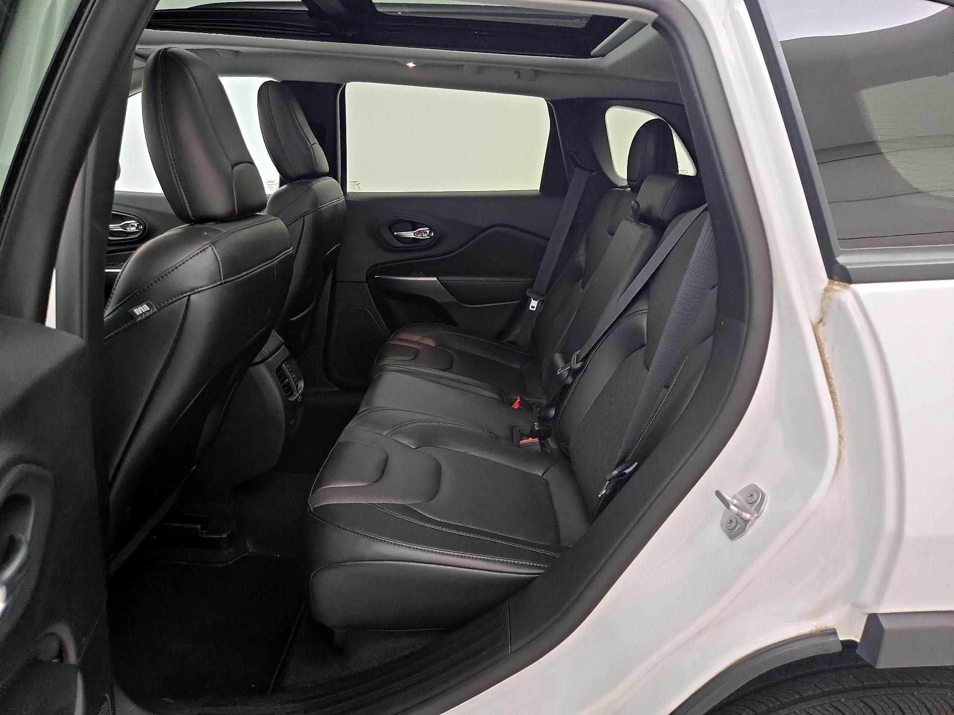 Thumbnail: 2022 Jeep Cherokee - 18