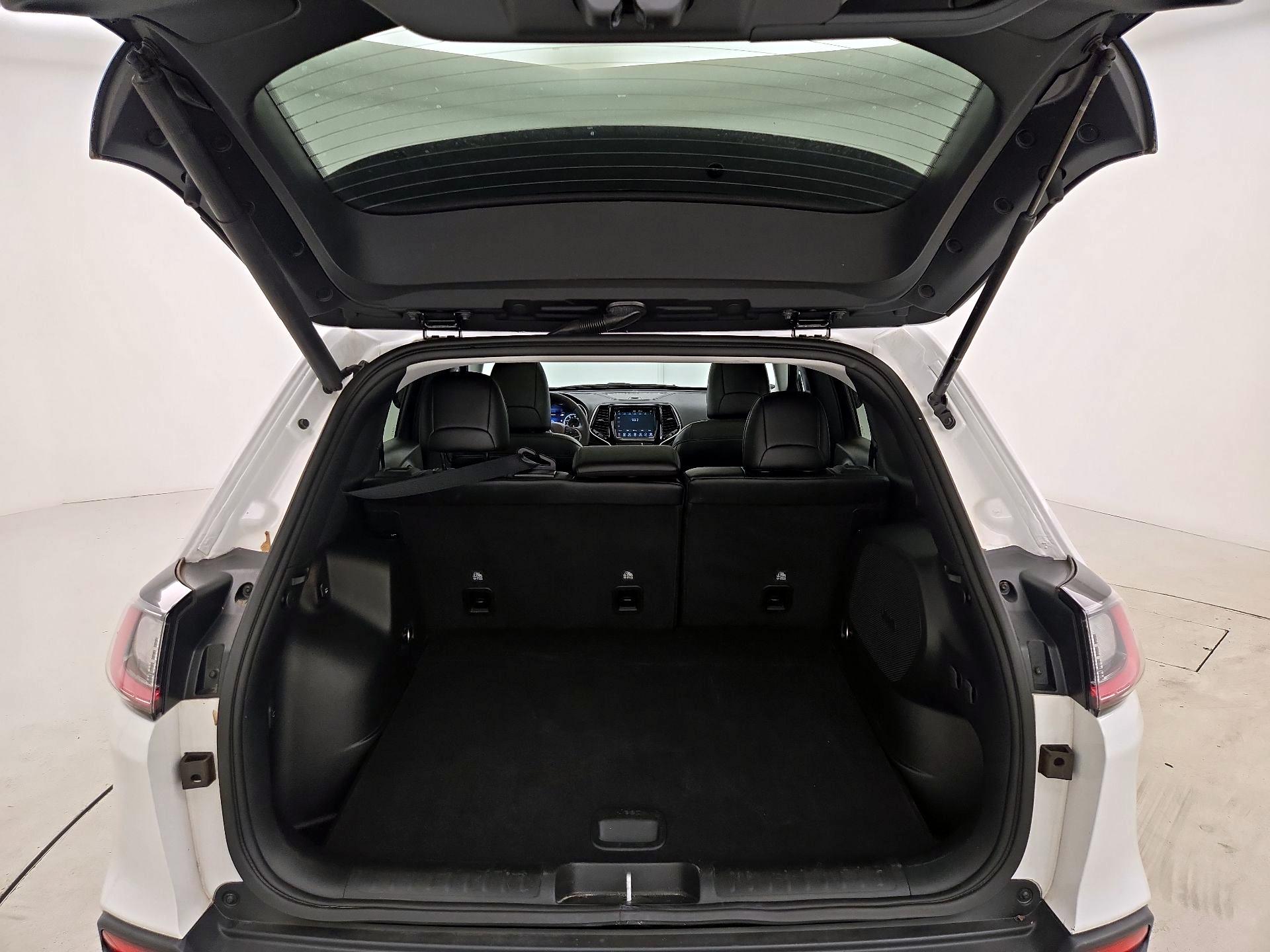 Thumbnail: 2022 Jeep Cherokee - 19