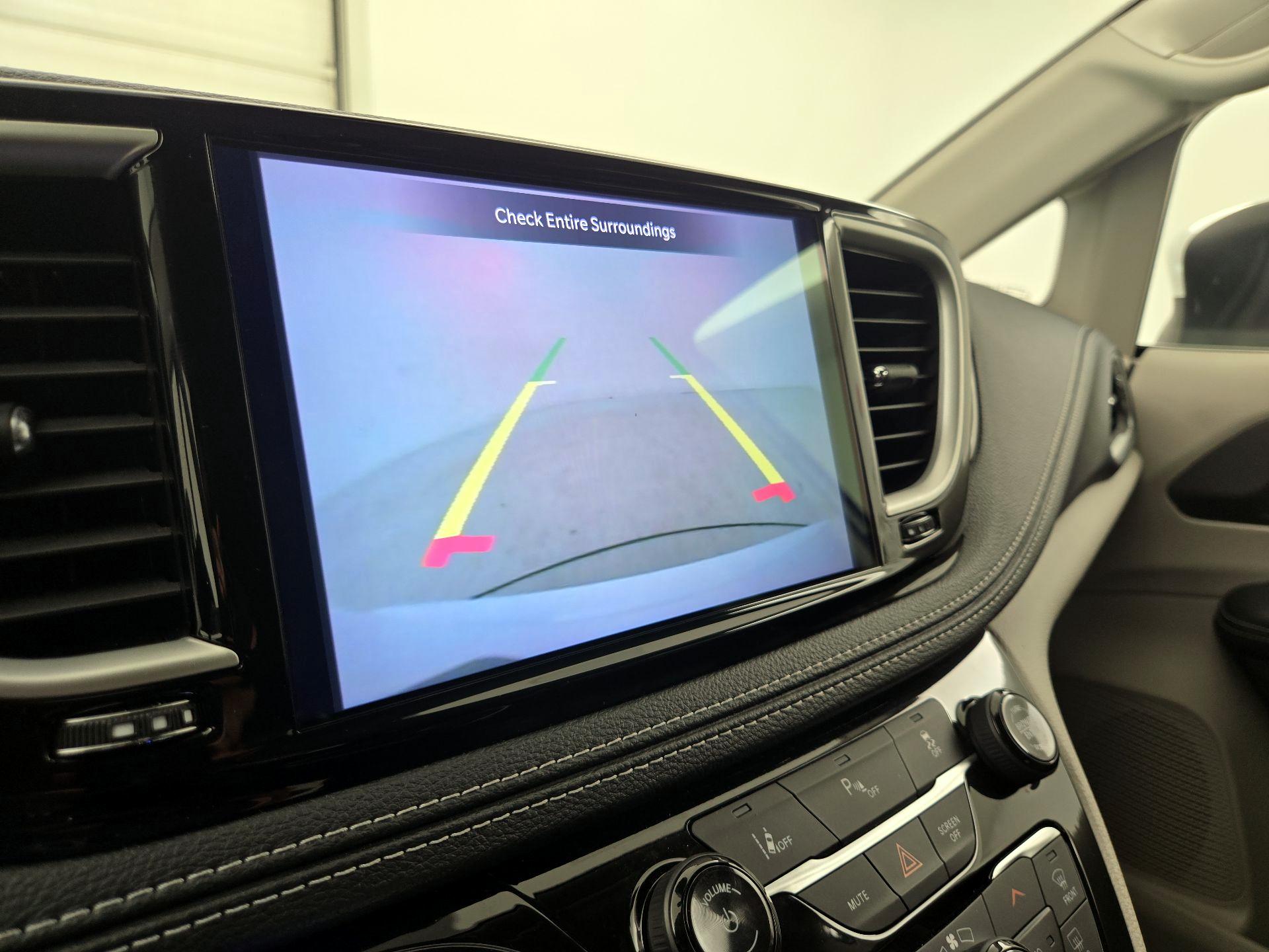 Thumbnail: 2023 Chrysler Pacifica - 15