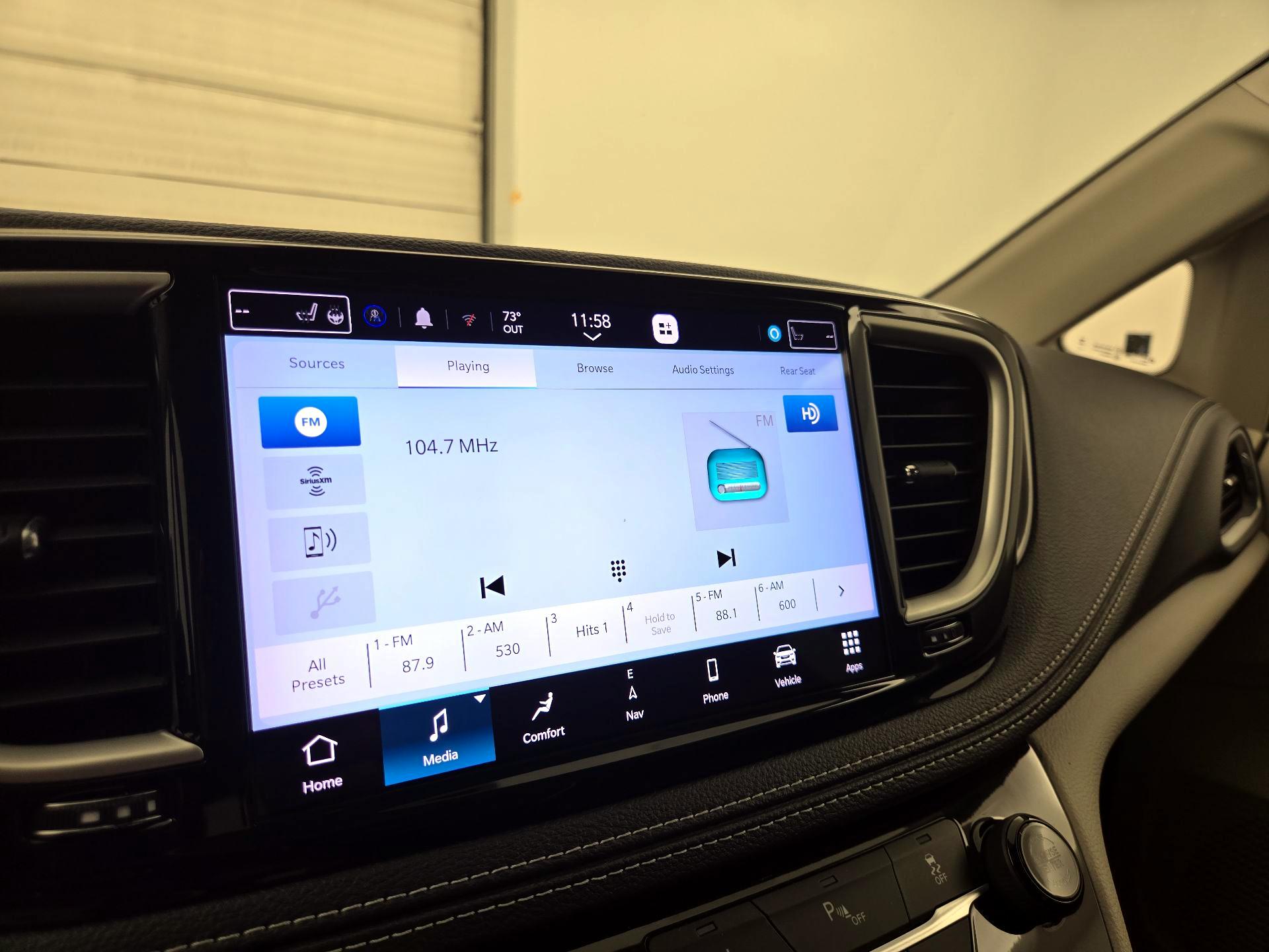 Thumbnail: 2023 Chrysler Pacifica - 16