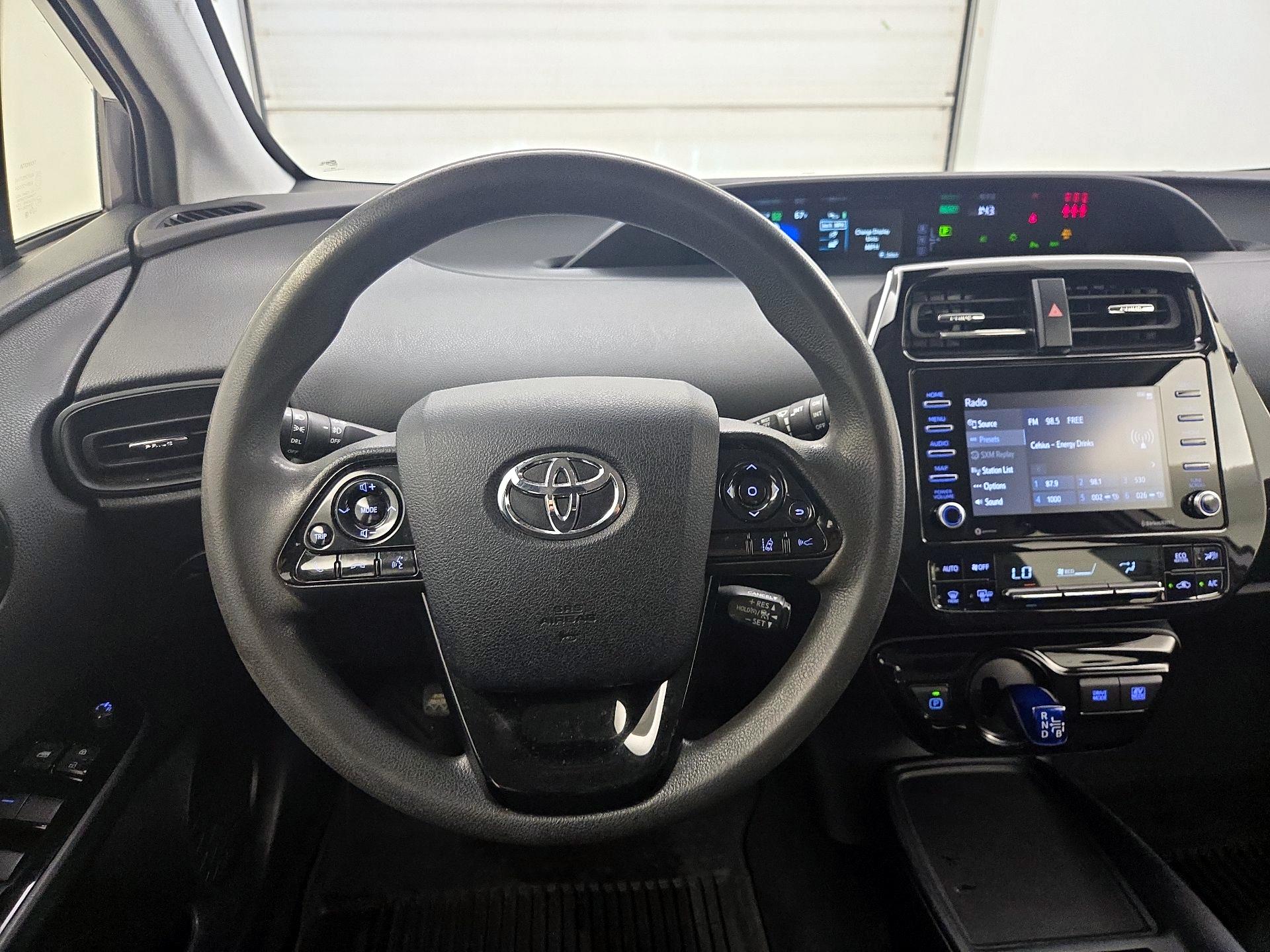 Thumbnail: 2022 Toyota Prius - 10