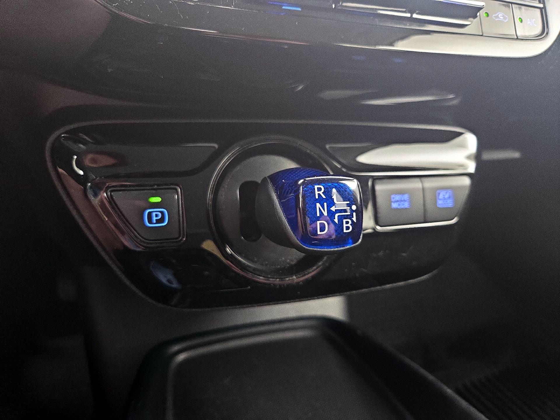 Thumbnail: 2022 Toyota Prius - 17