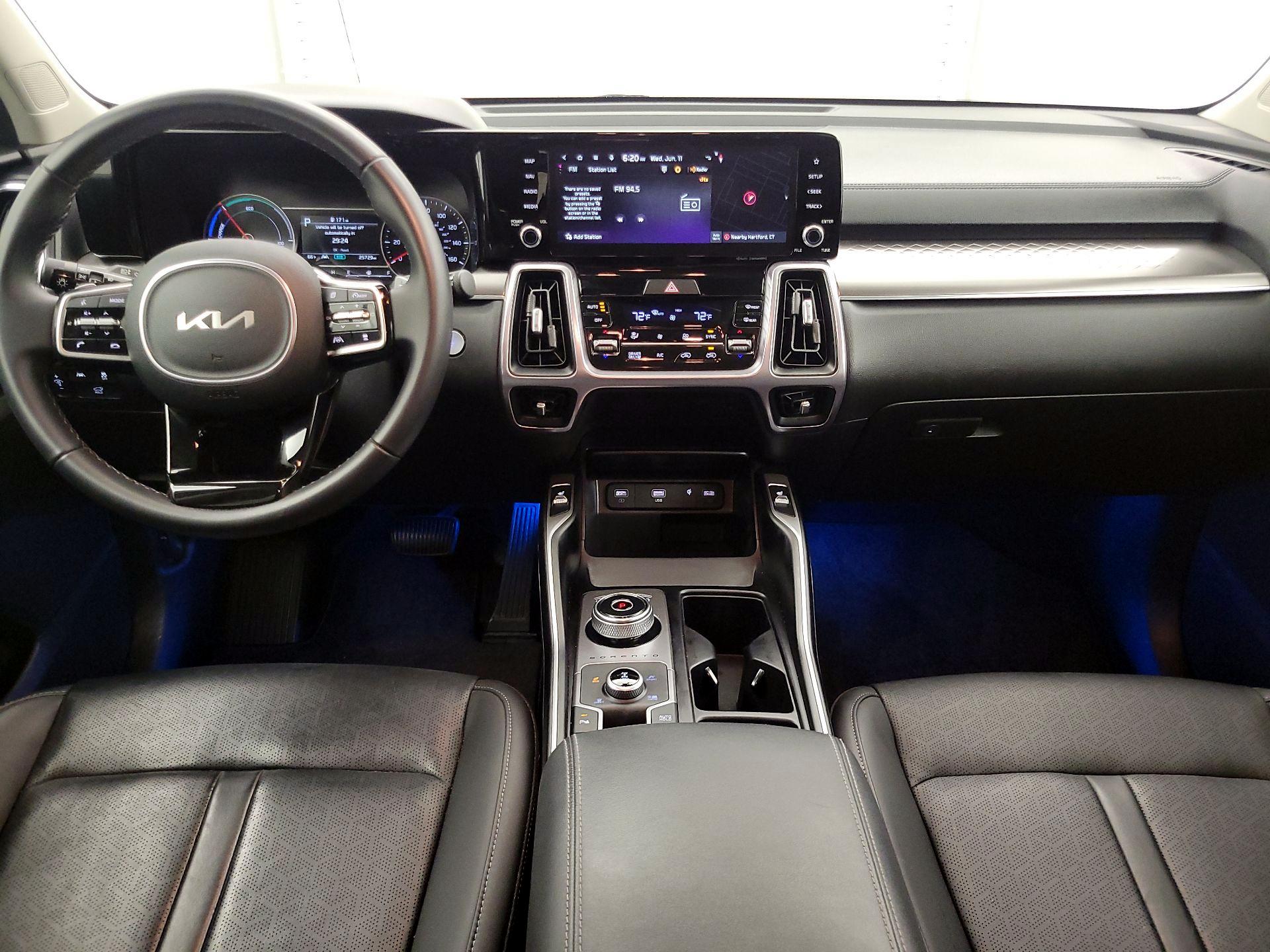 Thumbnail: 2023 Kia Sorento - 9