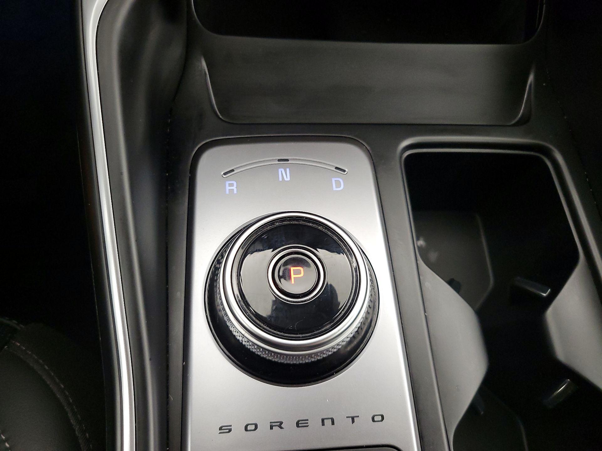 Thumbnail: 2023 Kia Sorento - 17