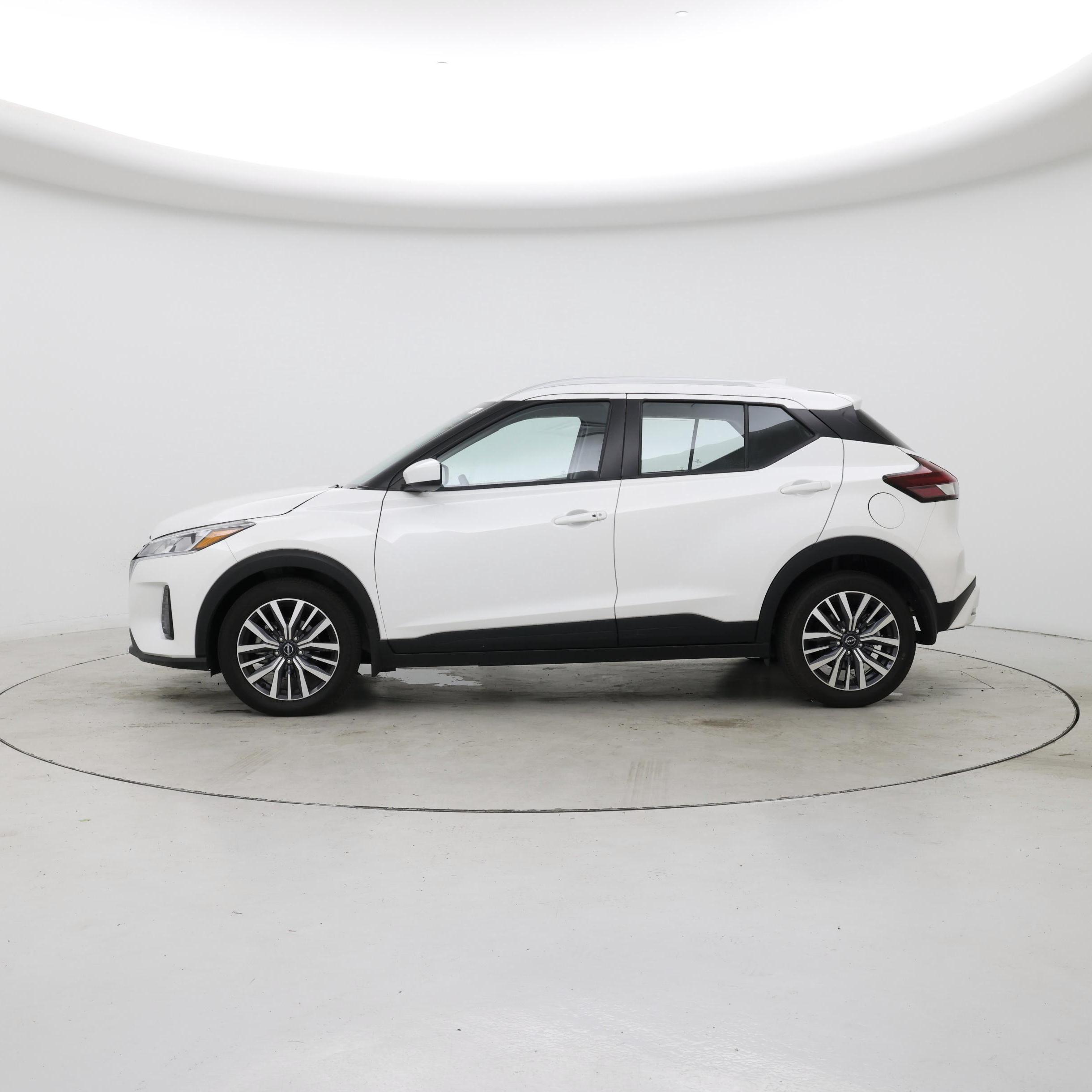 Thumbnail: 2024 Nissan Kicks - 3