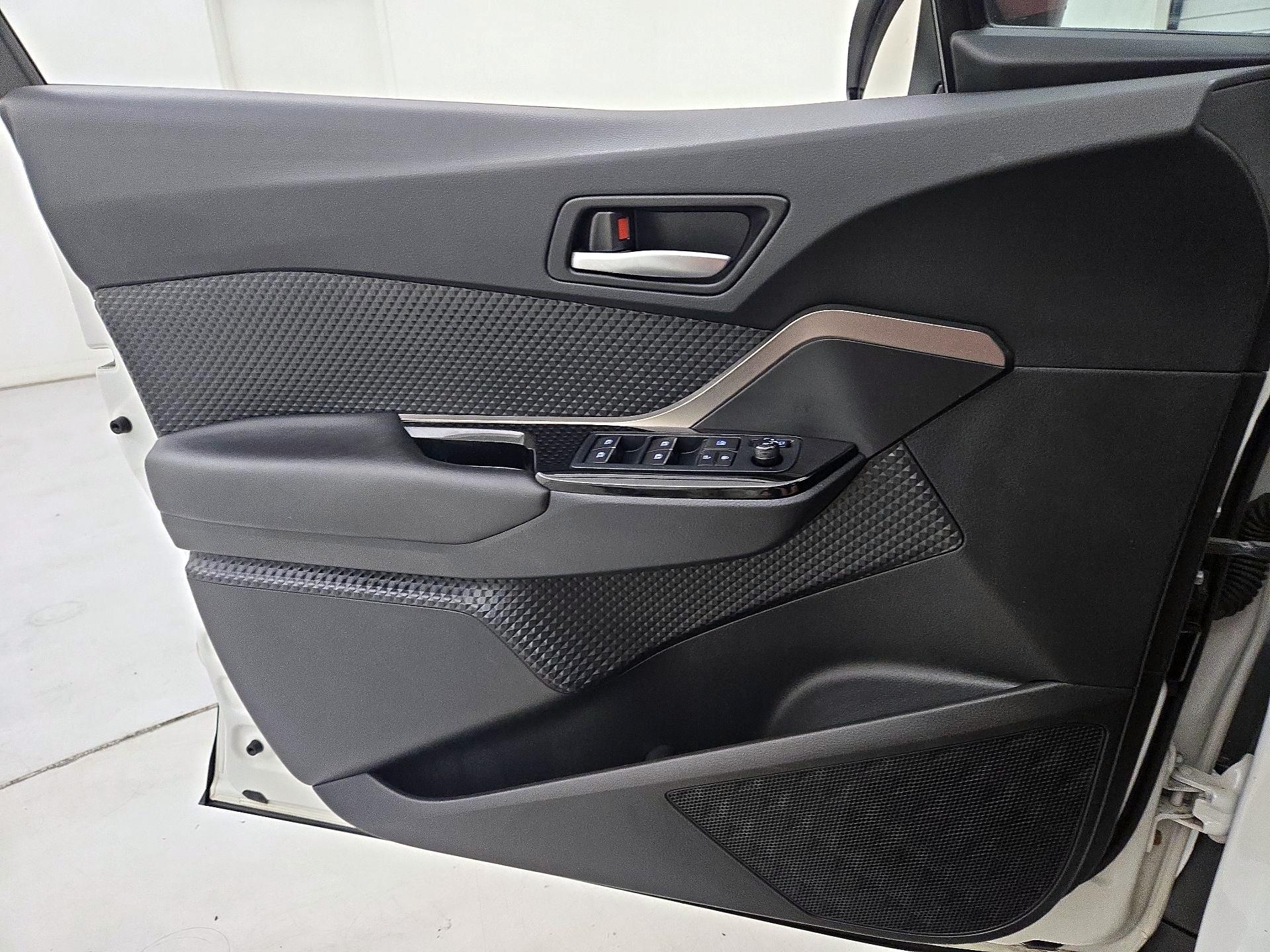 Thumbnail: 2019 Toyota C-HR - 12