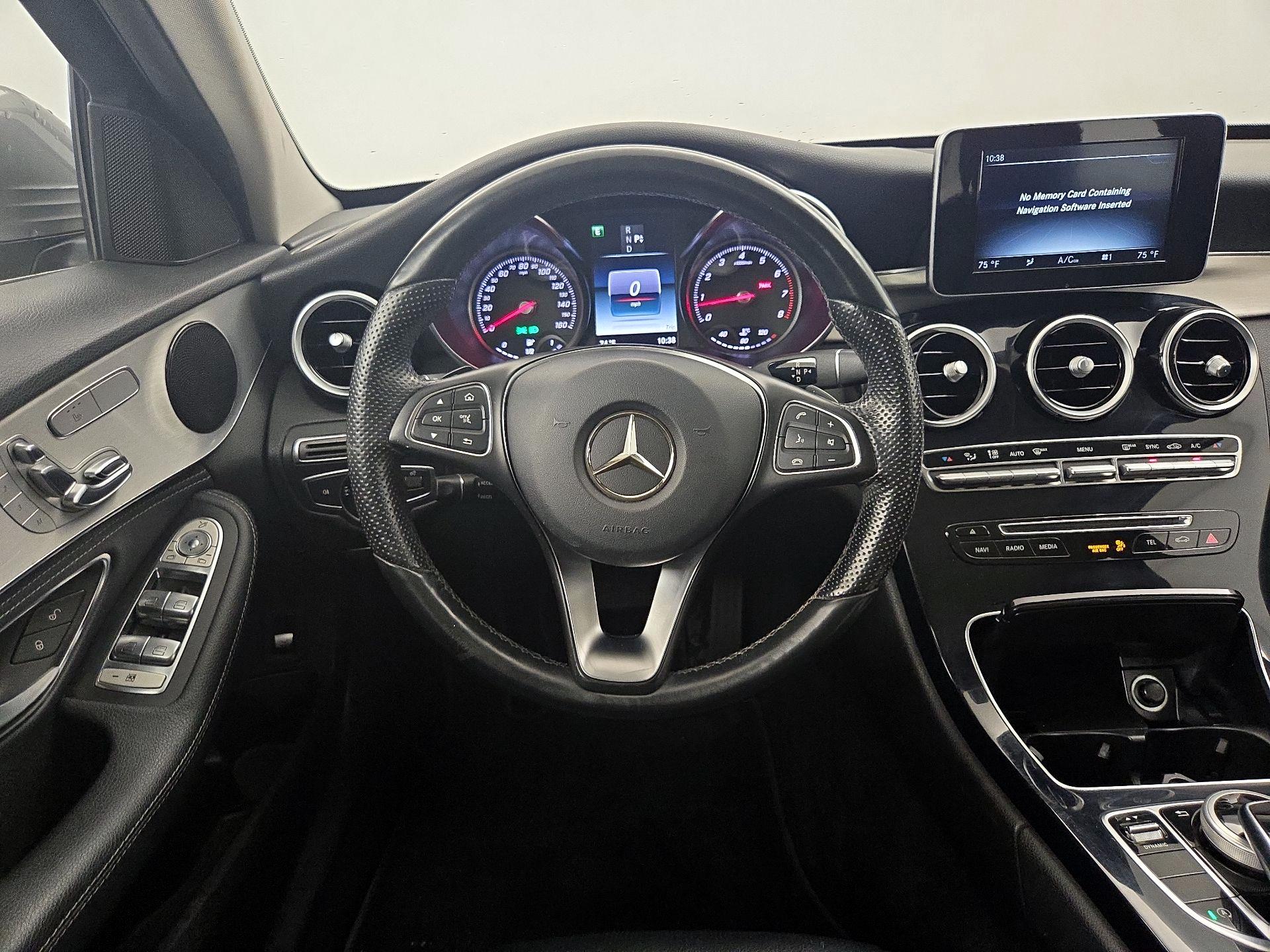 Thumbnail: 2016 Mercedes-Benz C-Class - 10