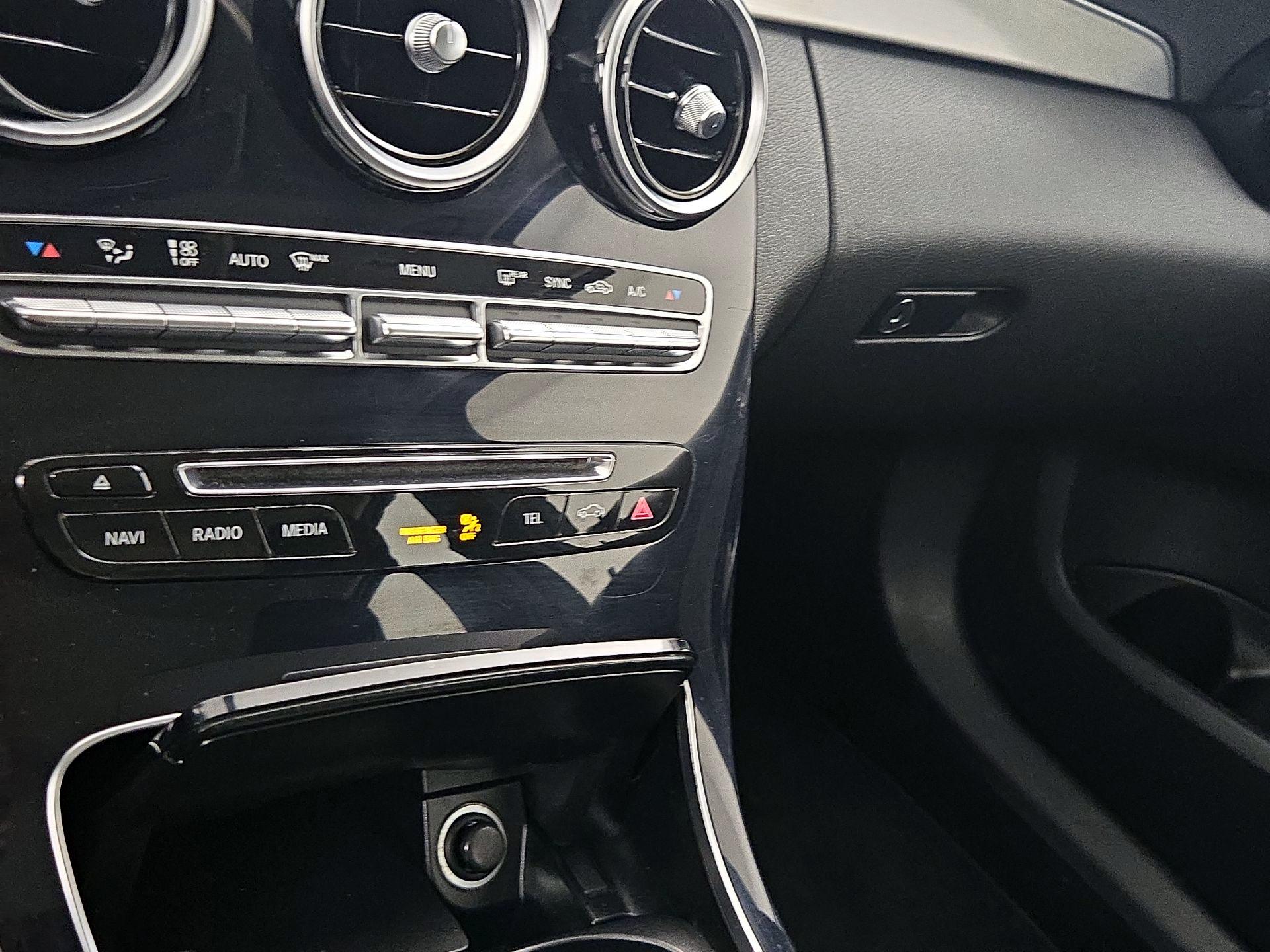 Thumbnail: 2016 Mercedes-Benz C-Class - 16