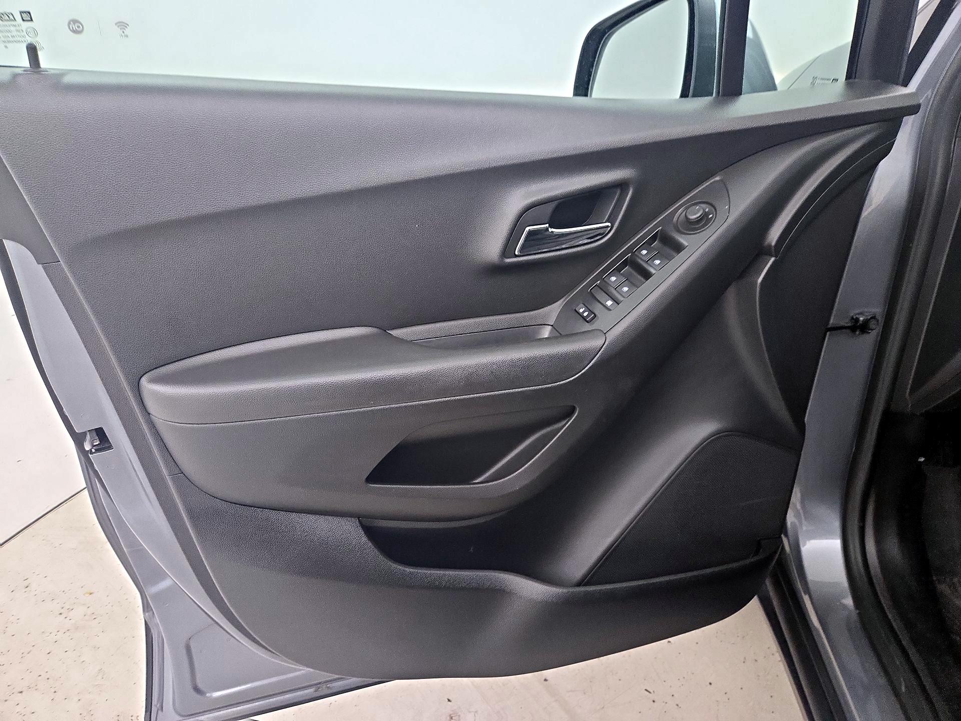 Thumbnail: 2019 Chevrolet Trax - 12