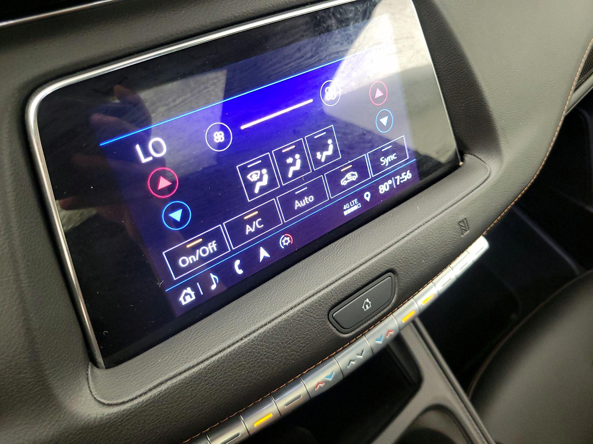 Thumbnail: 2019 Cadillac XT4 - 17