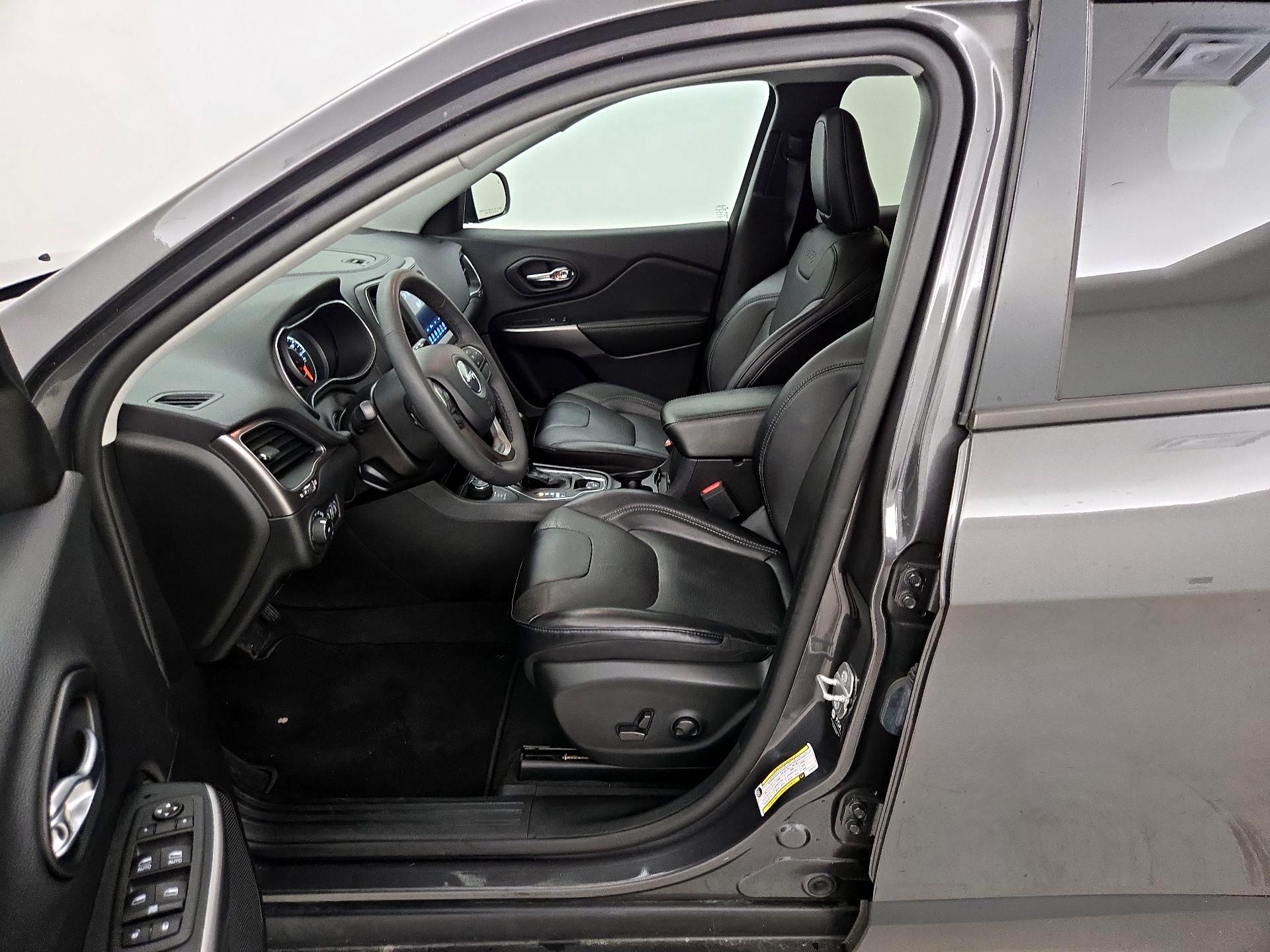 Thumbnail: 2022 Jeep Cherokee - 11